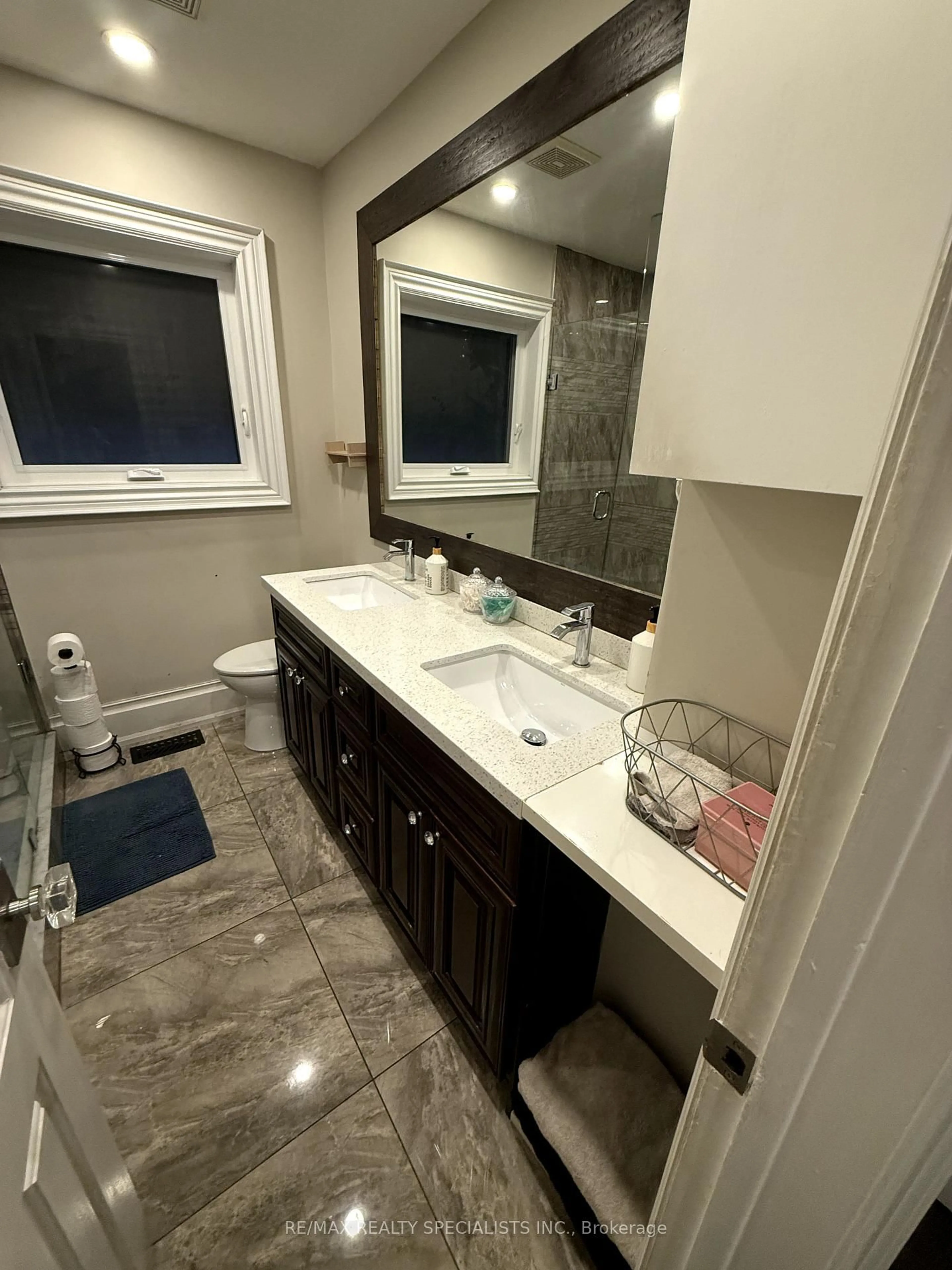 Unknown for 33 Dorward Dr, Toronto Ontario M9V 2J4