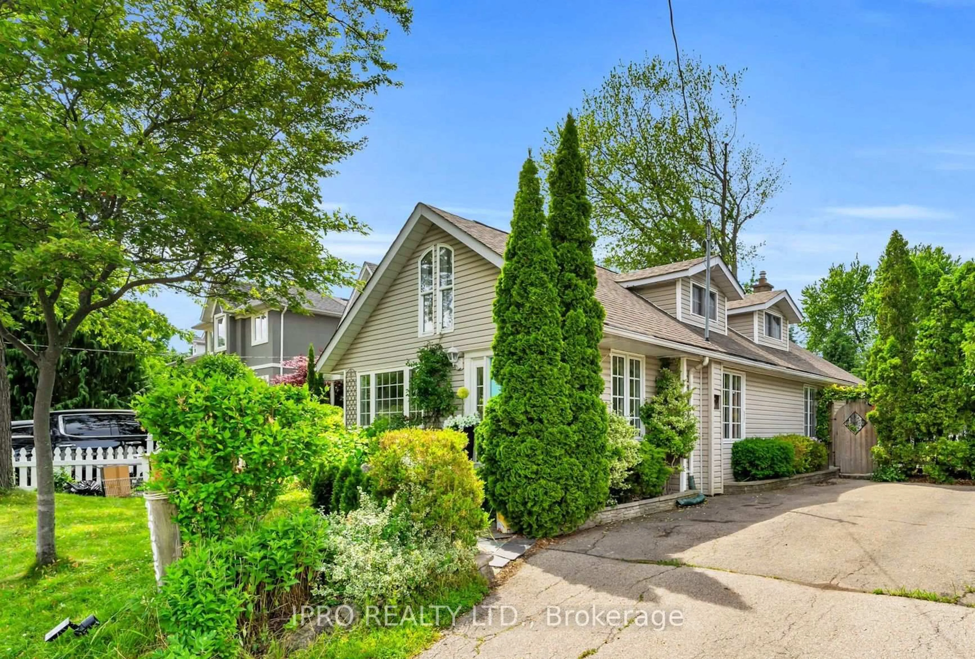 Unknown for 2295 Belyea St, Oakville Ontario L6L 1N7
