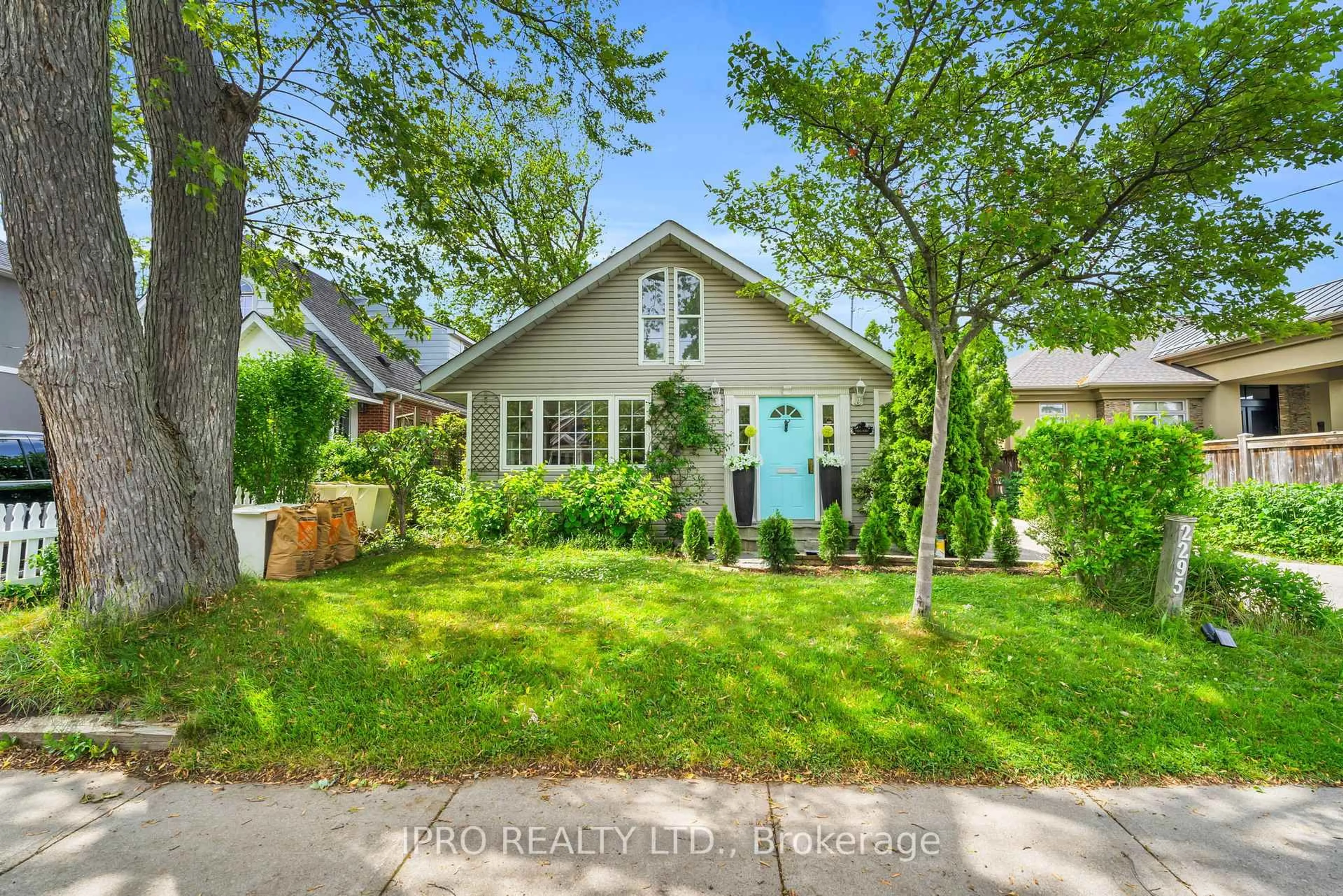 Unknown for 2295 Belyea St, Oakville Ontario L6L 1N7