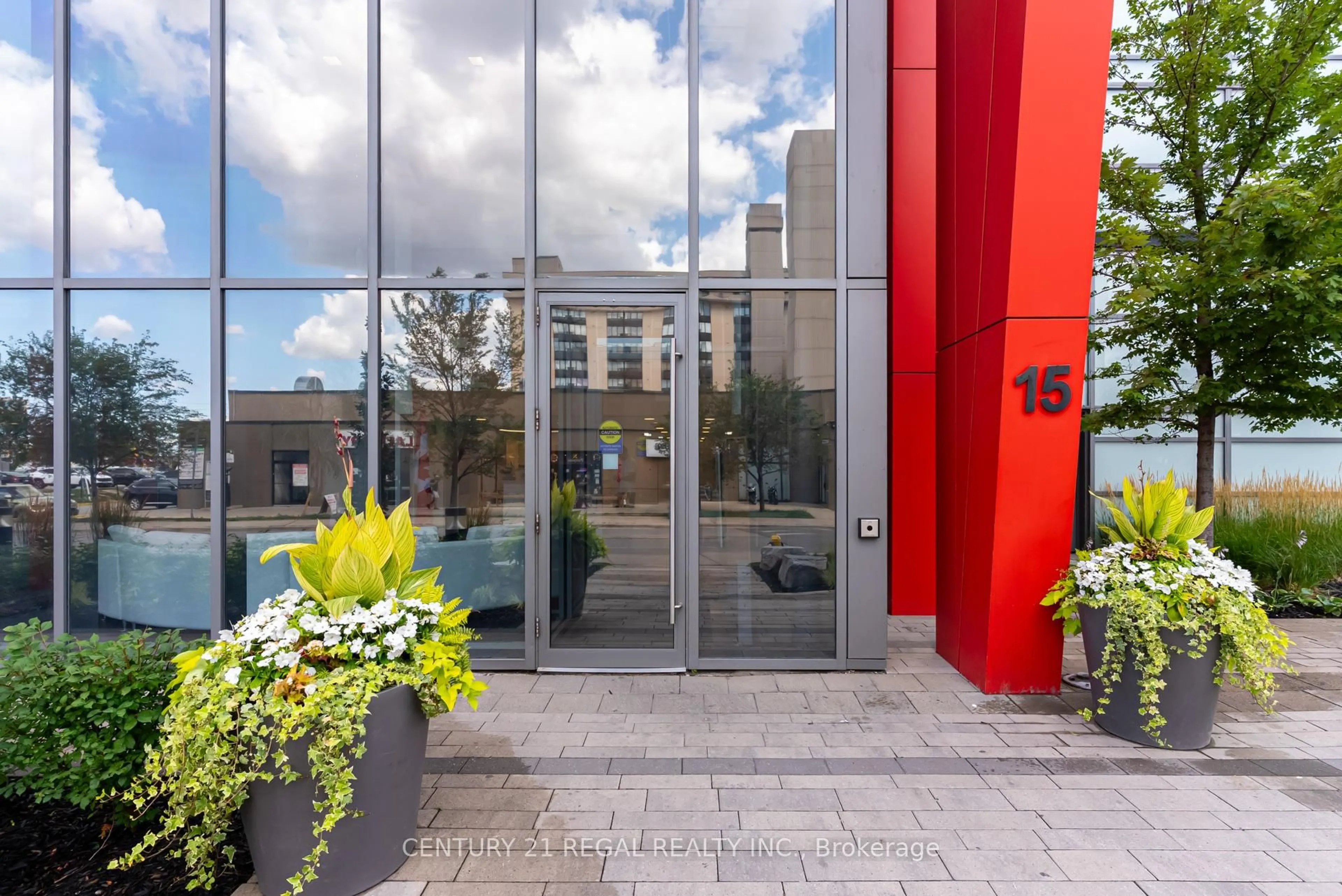 Indoor foyer for 15 James Finlay Way #710, Toronto Ontario M3M 0B3