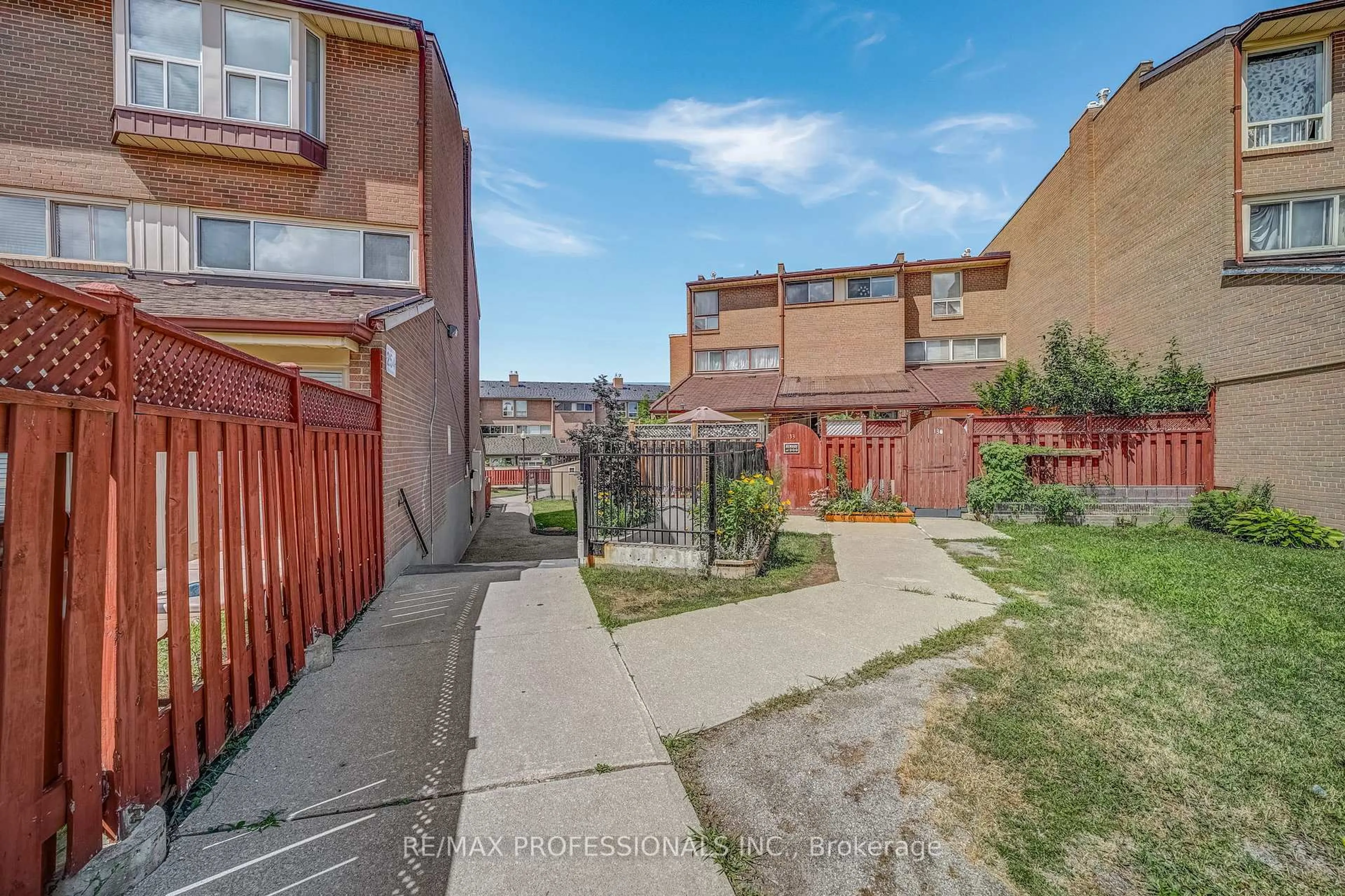 Unknown for 256 John Garland Blvd #133, Toronto Ontario M9V 1N8