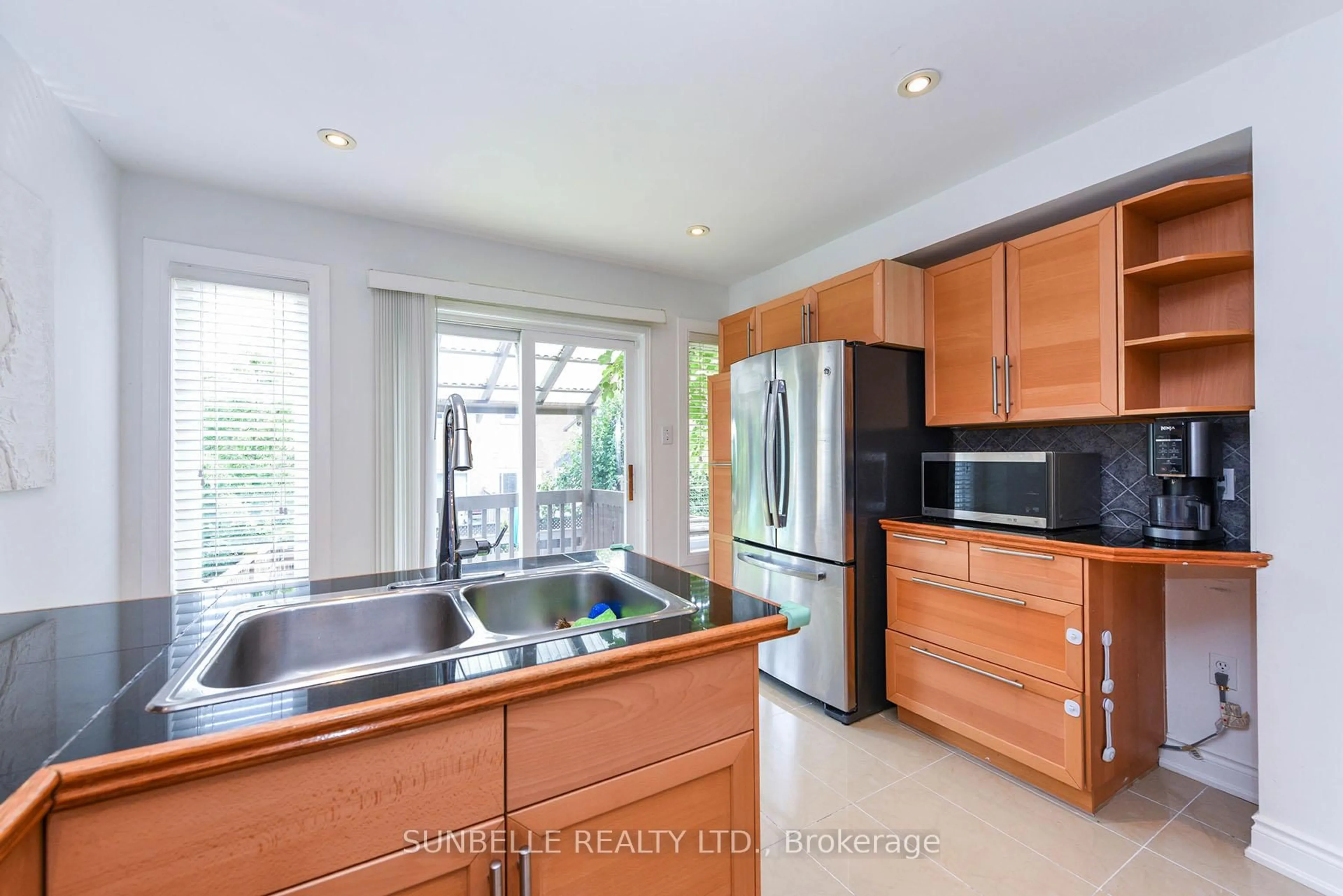 Unknown for 3826 Allcroft Rd, Mississauga Ontario L5N 6V6
