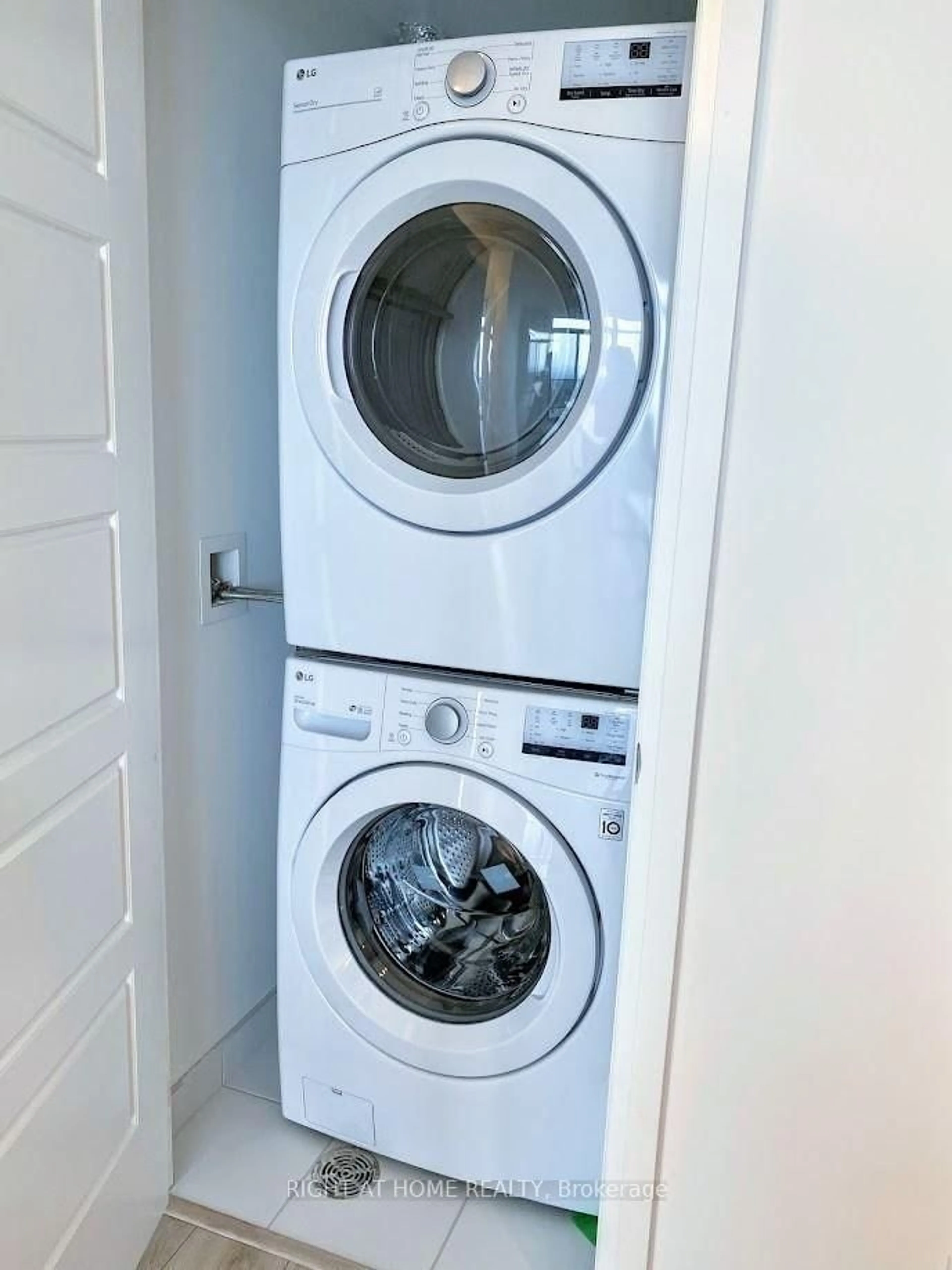 Laundry room for 70 Annie Craig Dr #5208, Toronto Ontario M8V 0G2