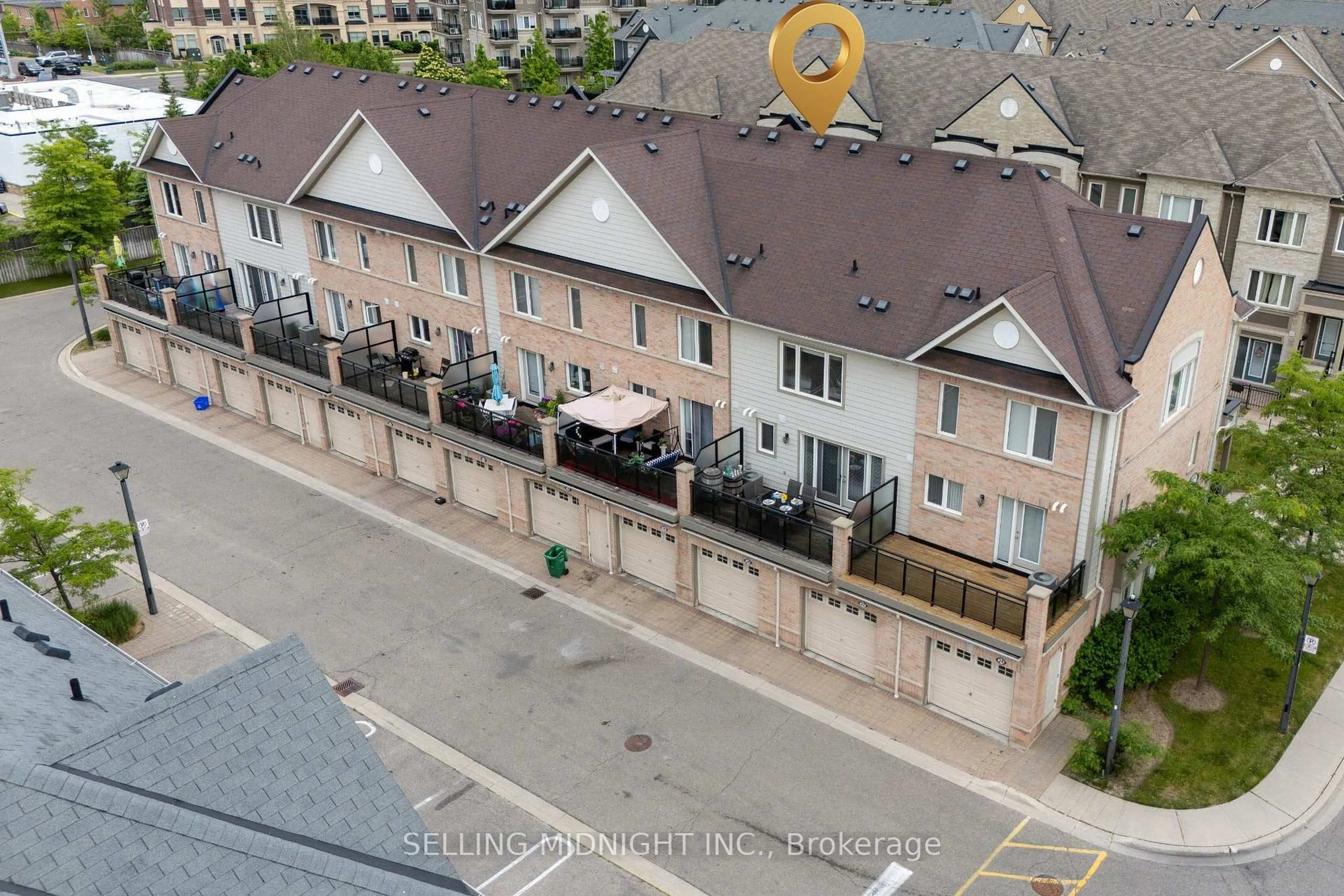 A pic from outside/outdoor area/front of a property/back of a property/a pic from drone, city buildings view from balcony for 5650 Winston Churchill Blvd #20, Mississauga Ontario L5M 0L8