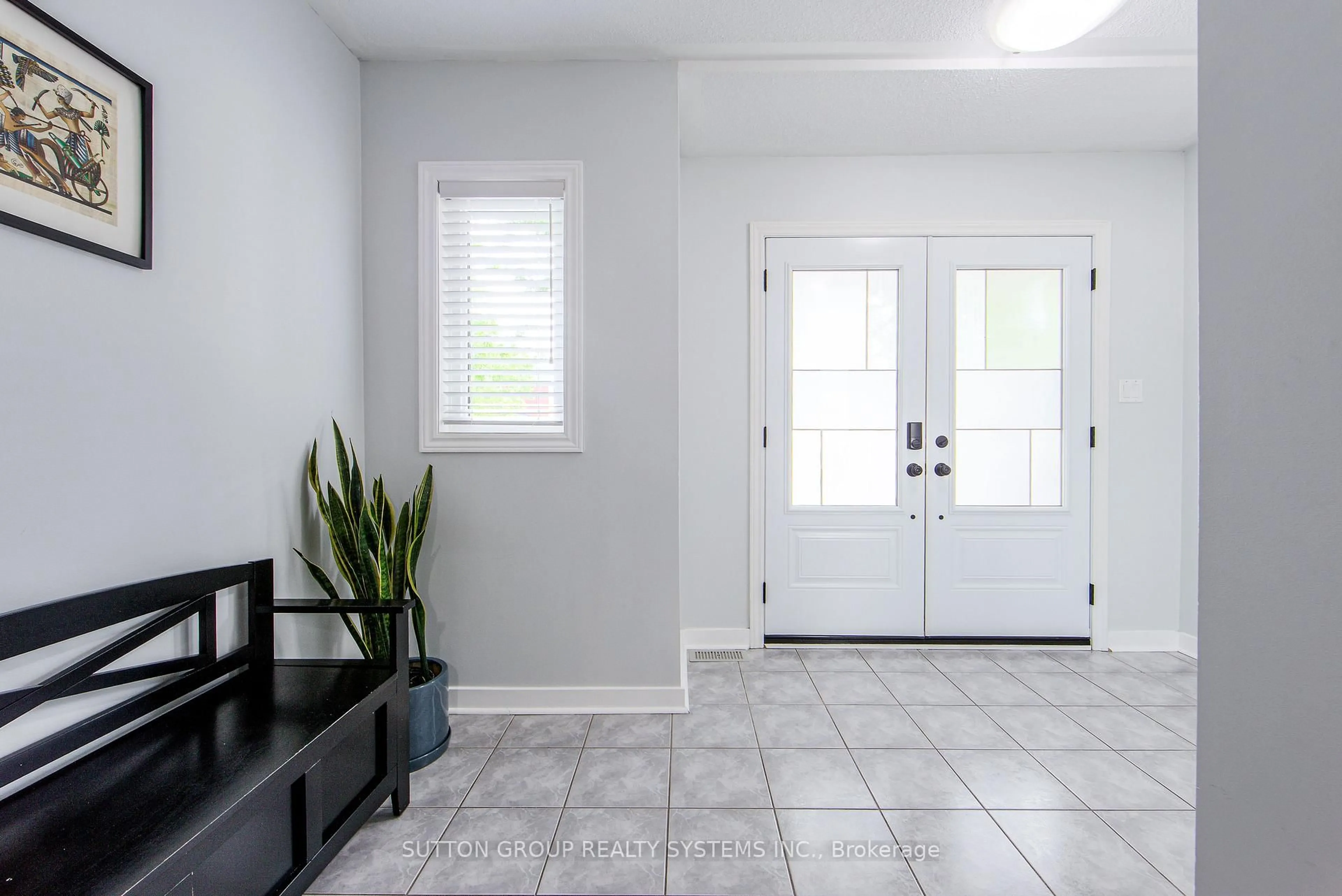 Indoor entryway for 2250 Pell Cres, Oakville Ontario L6M 3T6