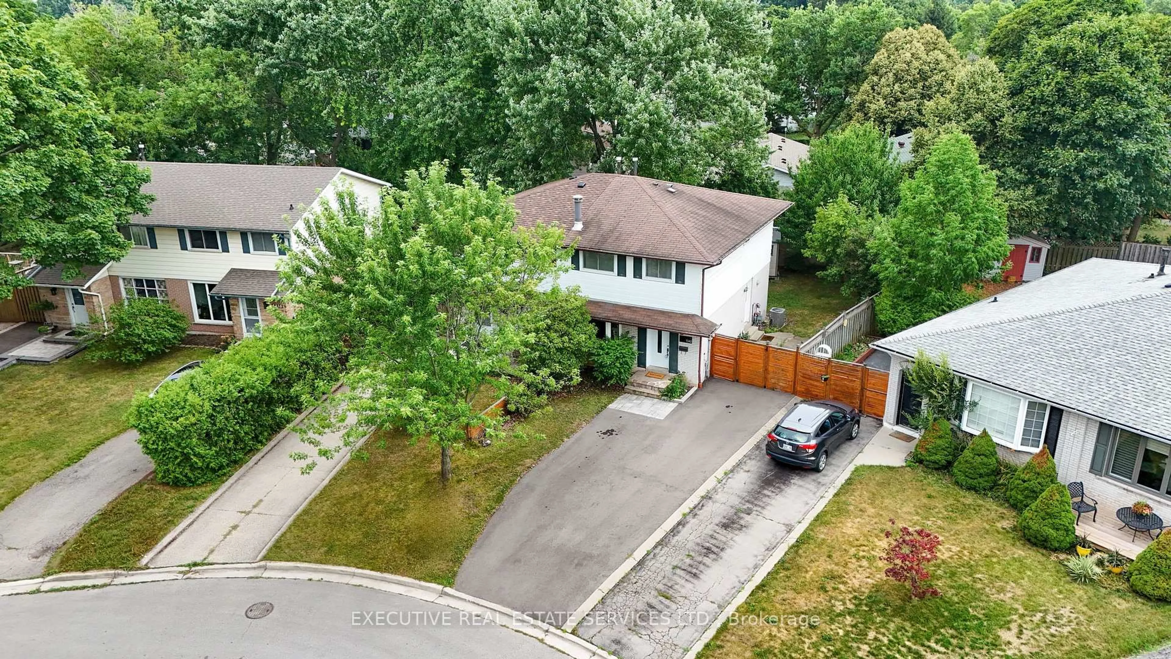 A pic from outside/outdoor area/front of a property/back of a property/a pic from drone, street for 1342 Roylen Rd, Oakville Ontario L6H 1V4