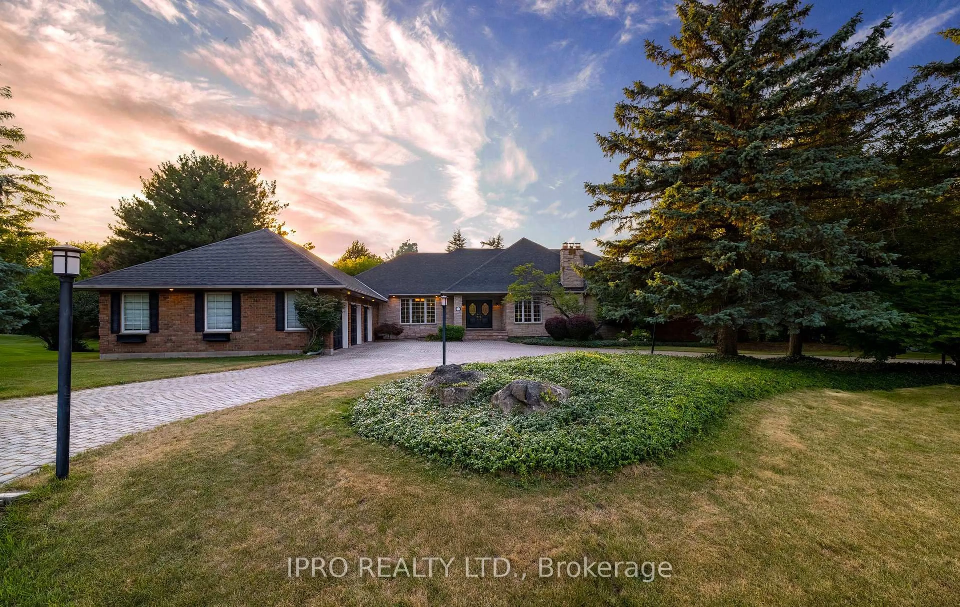 A pic from outside/outdoor area/front of a property/back of a property/a pic from drone, unknown for 163 Wheelihan Way, Milton Ontario L0P 0A1