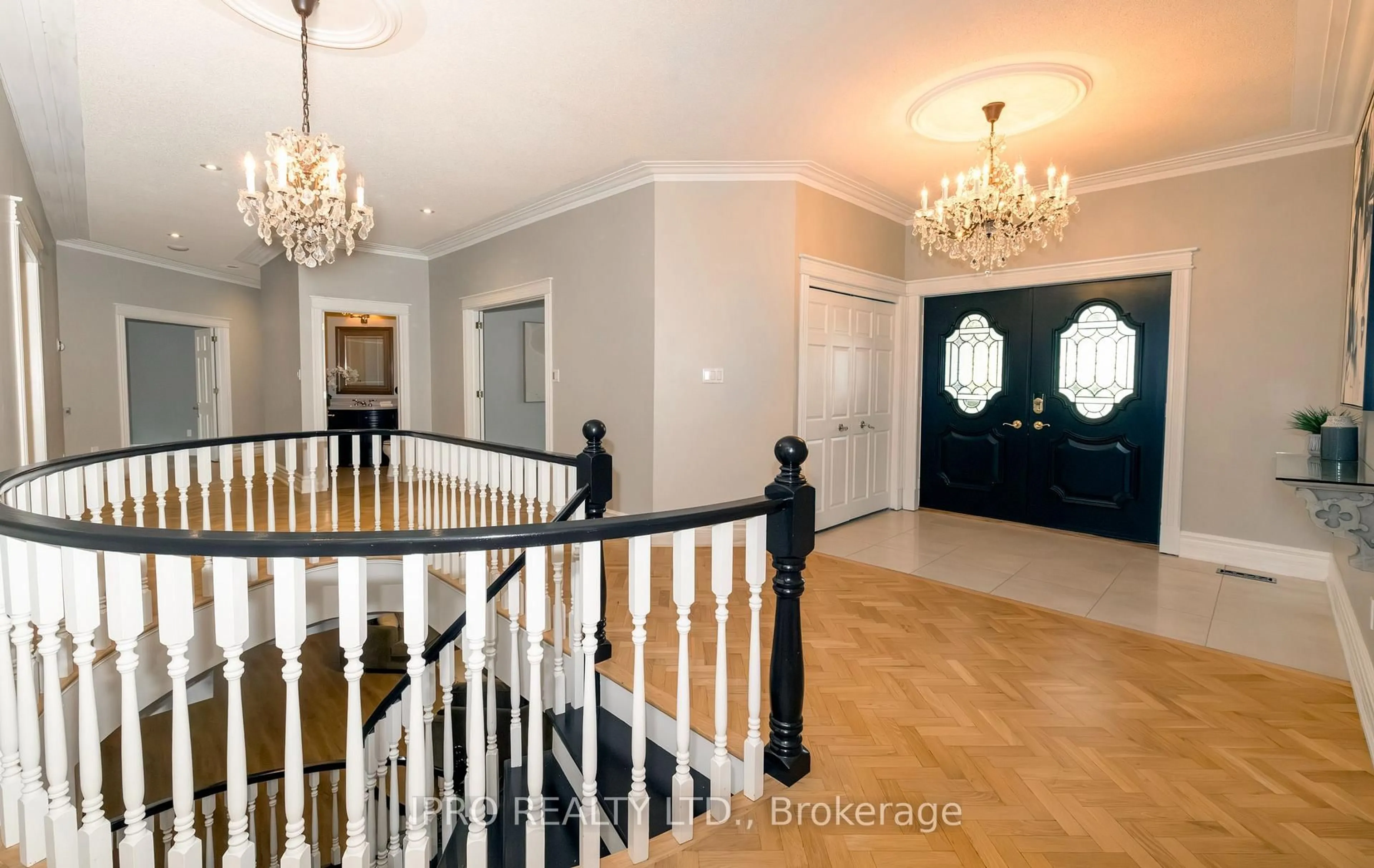 Indoor foyer for 163 Wheelihan Way, Milton Ontario L0P 0A1