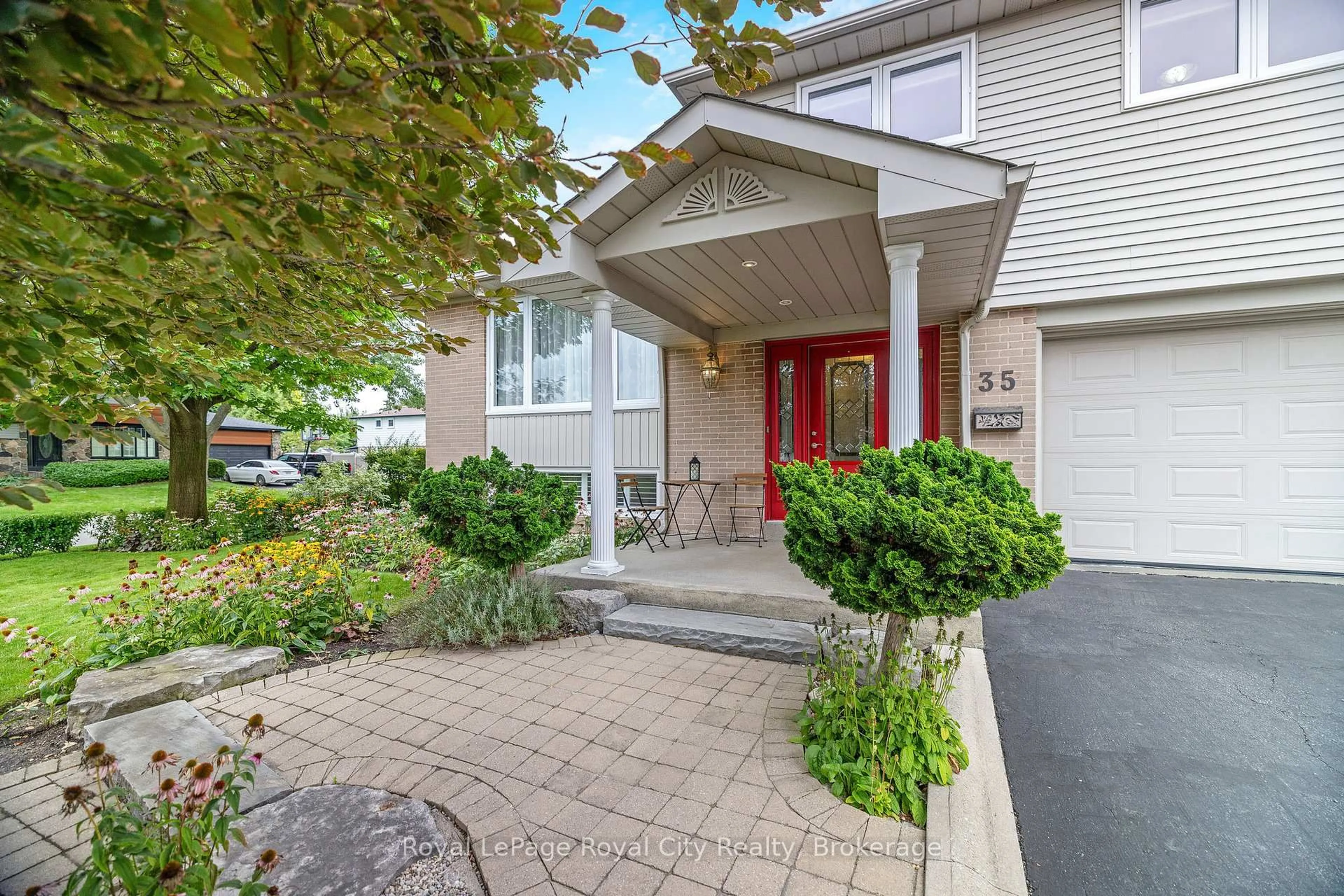 Unknown for 35 Inglewood Dr, Brampton Ontario L6W 2N4