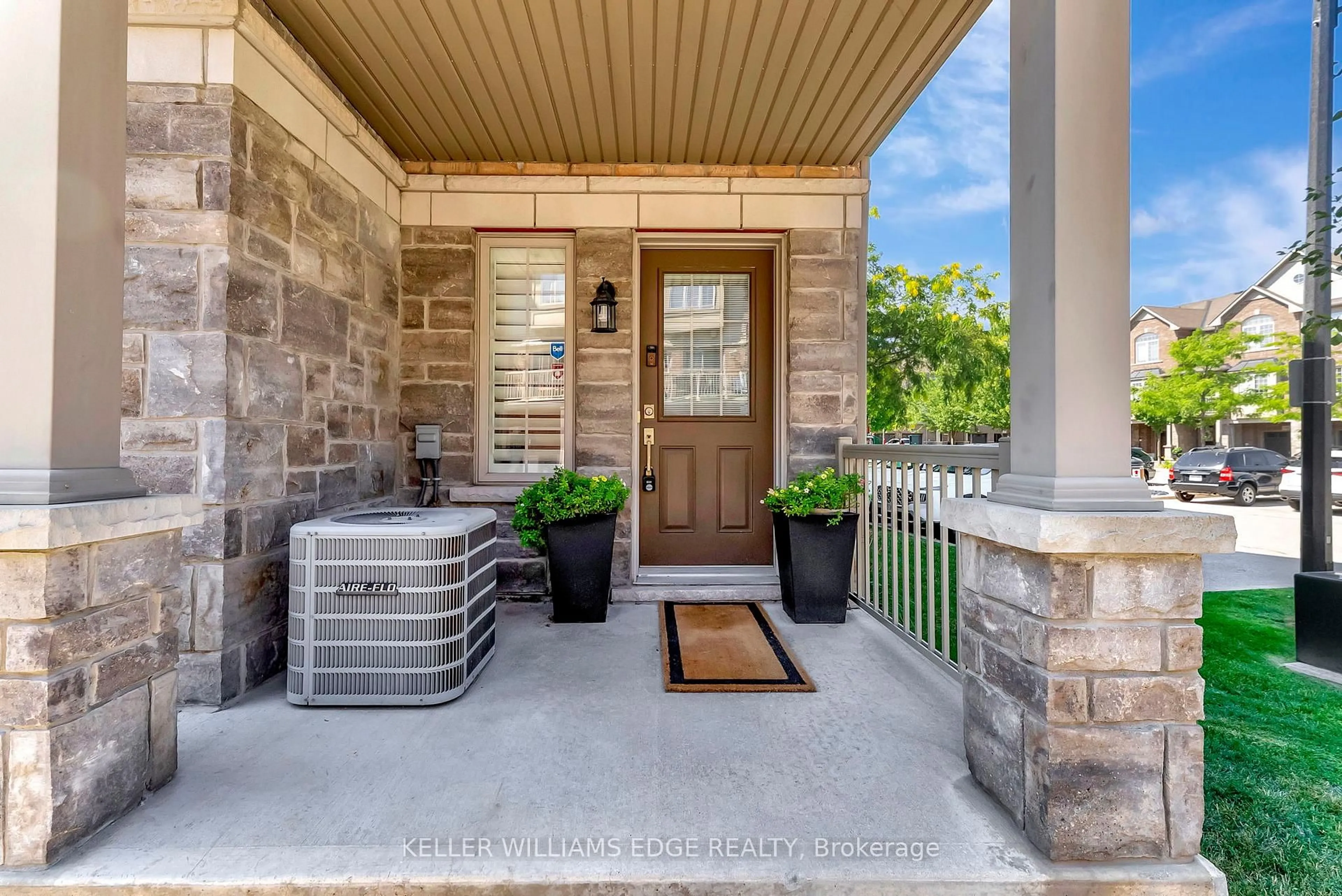 Indoor entryway for 1401 Plains Rd #96, Burlington Ontario L7R 0C2