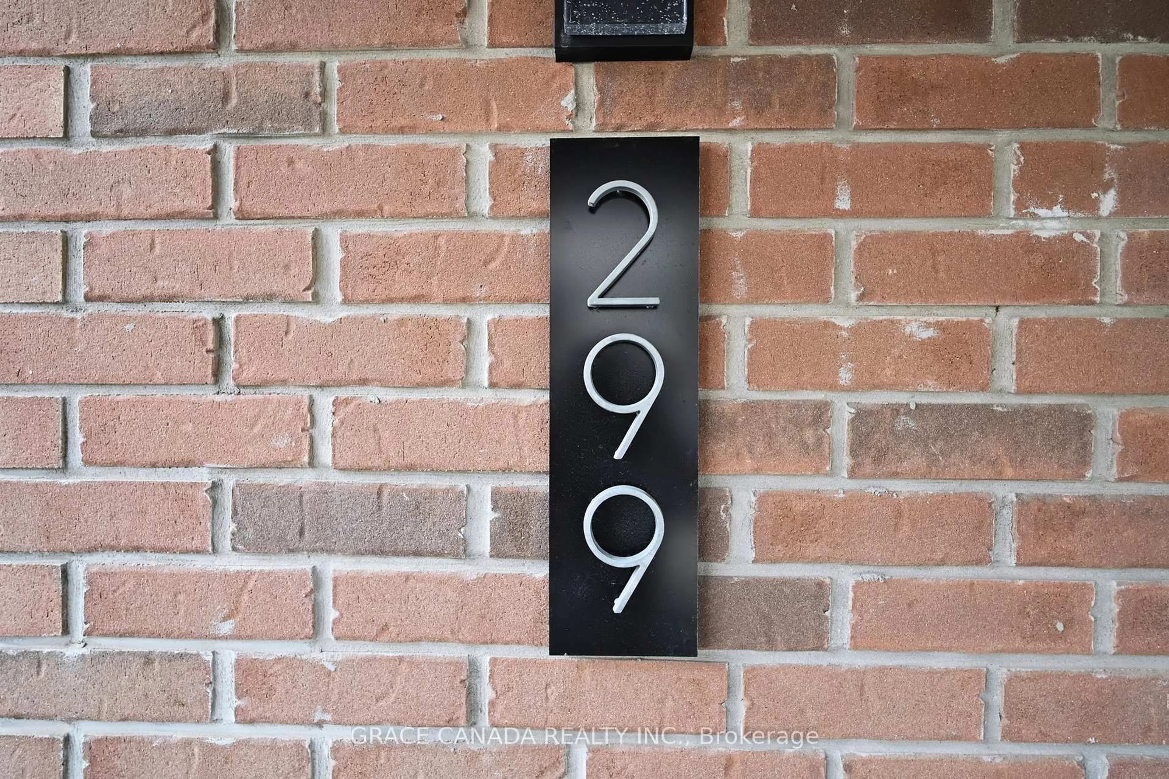 Indoor entryway for 299 Jemima Dr, Oakville Ontario L6M 0V6