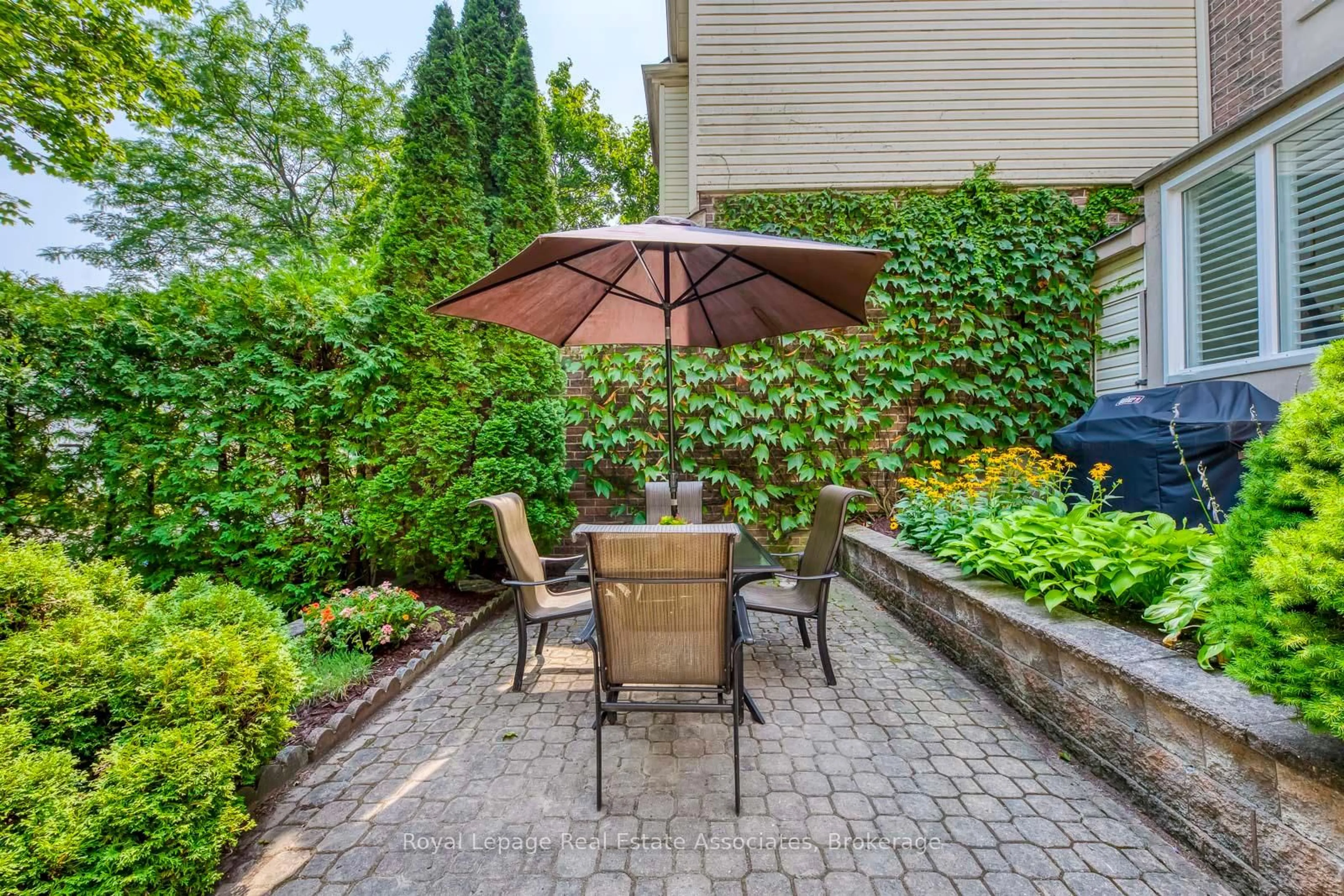 Patio, street for 1192 Kos Blvd, Mississauga Ontario L5J 4L7