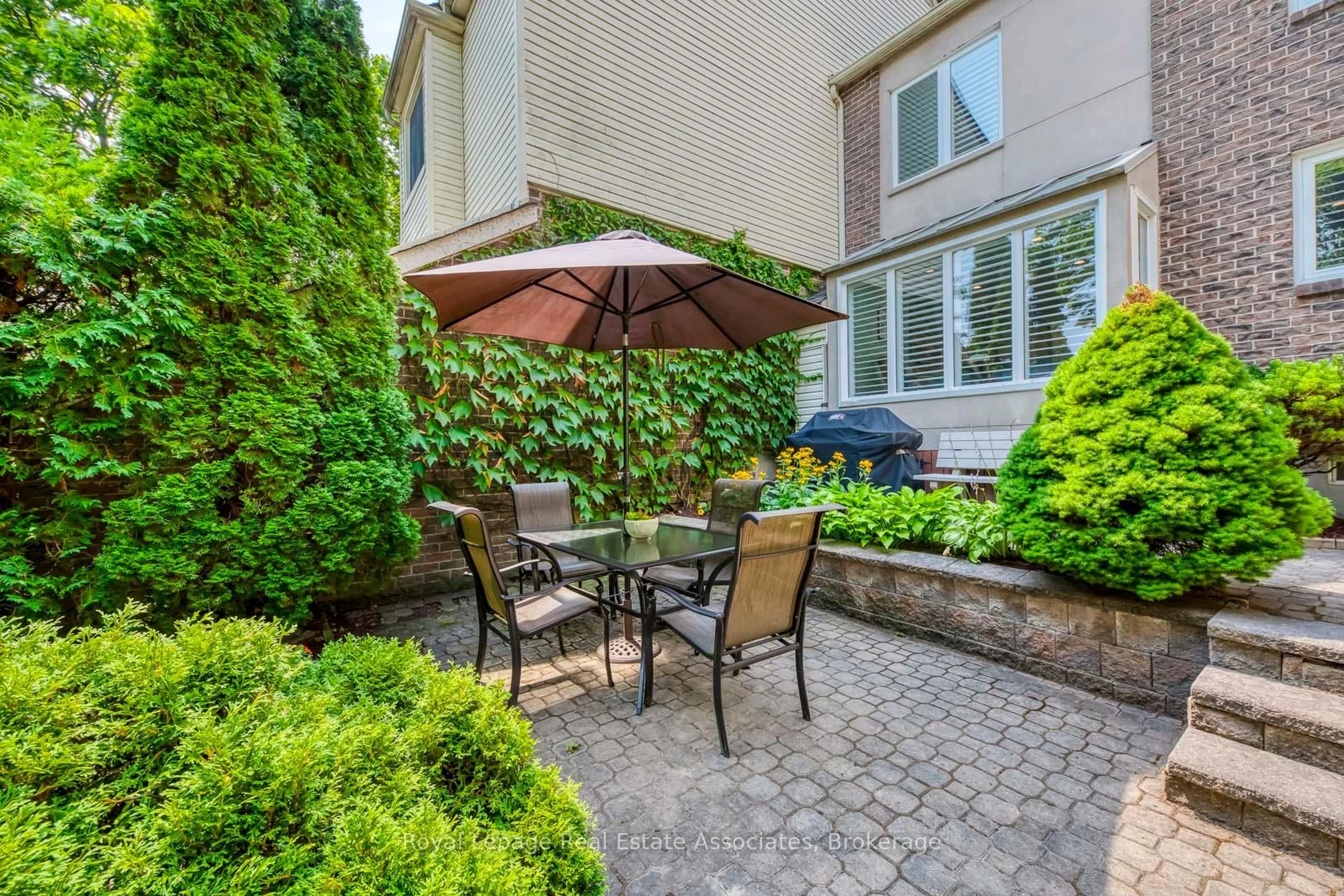 Patio, street for 1192 Kos Blvd, Mississauga Ontario L5J 4L7