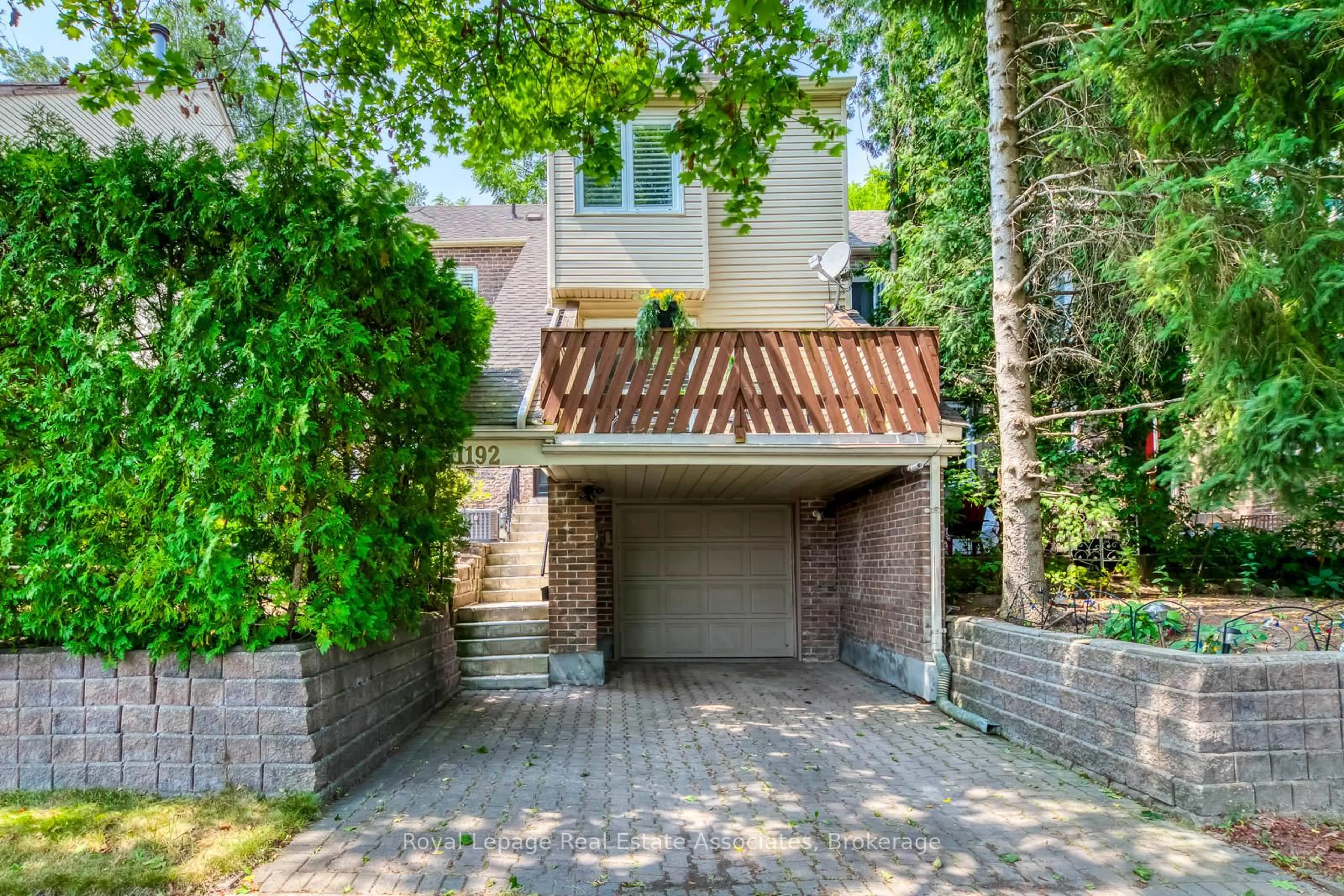Unknown for 1192 Kos Blvd, Mississauga Ontario L5J 4L7