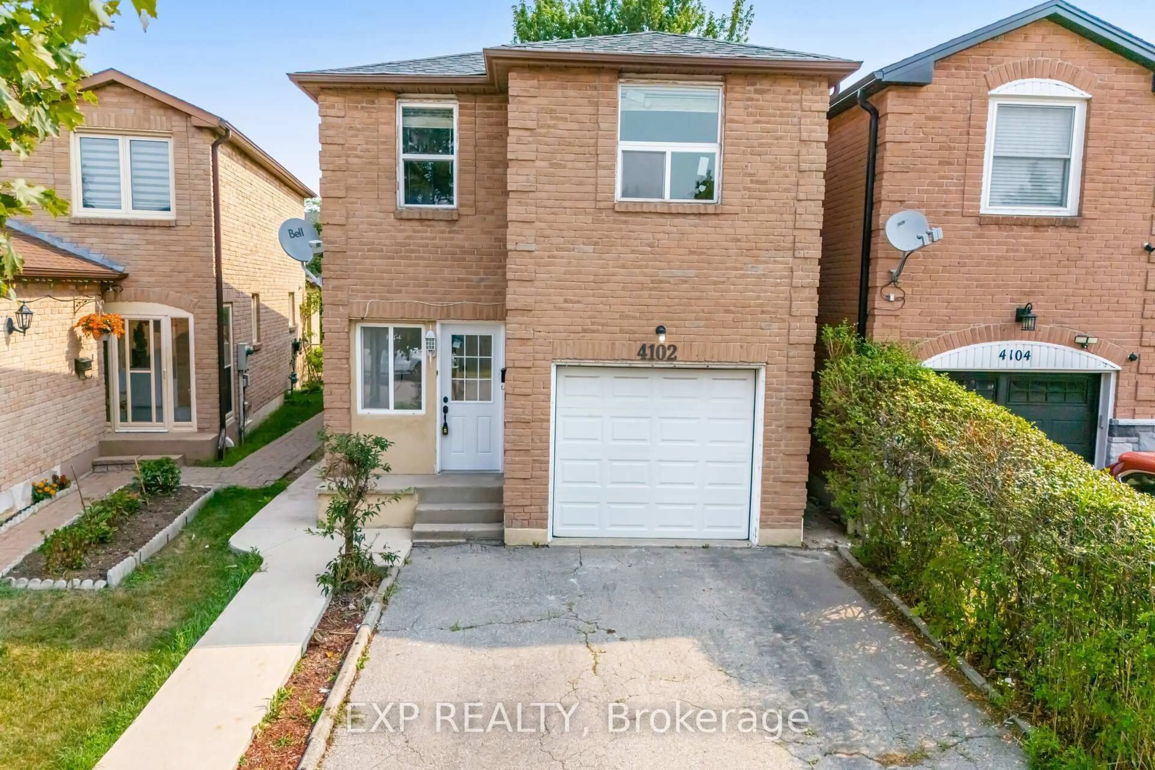 Home with brick exterior material, street for 4102 Forest Fire Cres, Mississauga Ontario L4W 3P5