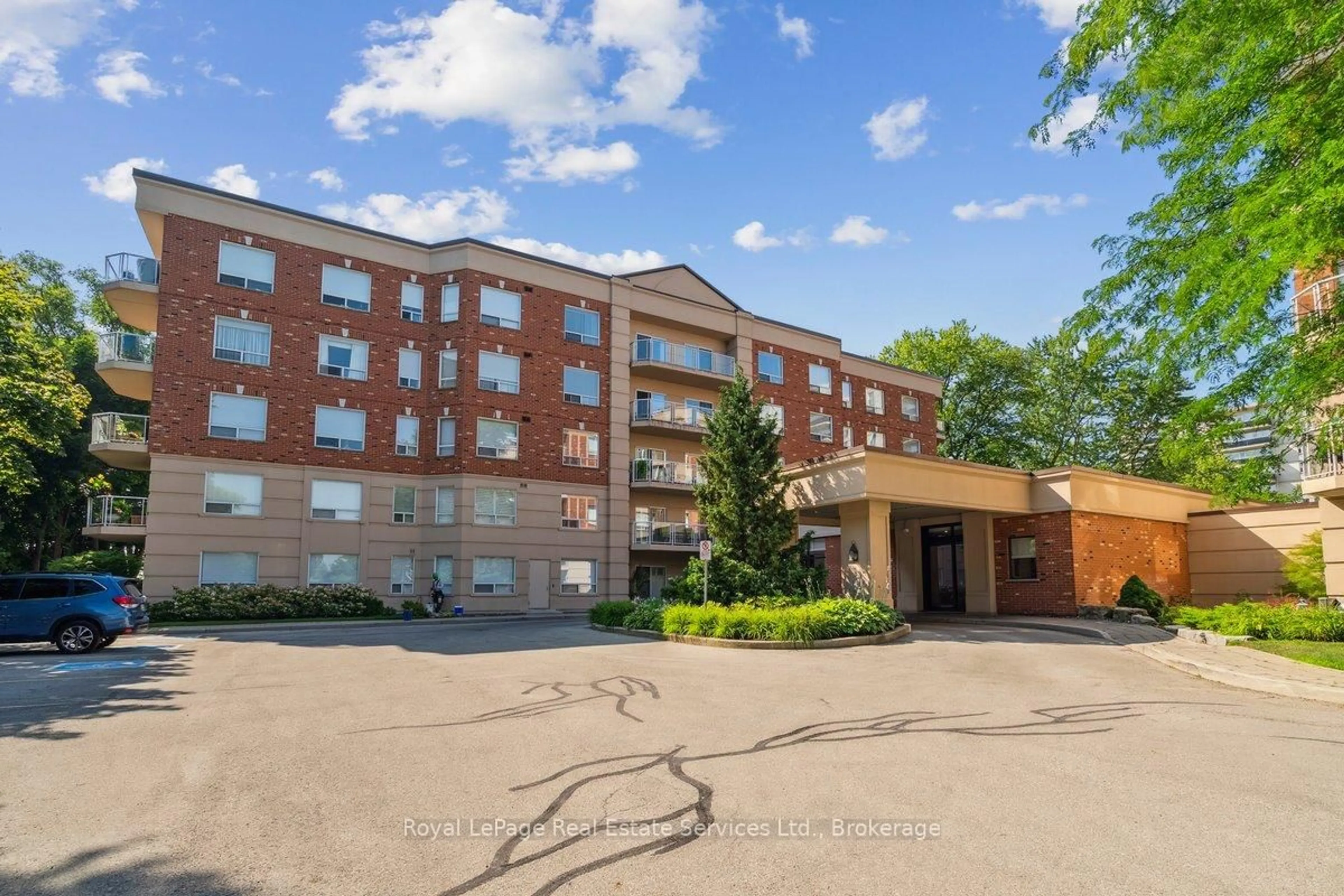 Patio, building for 5188 Lakeshore Rd #405, Burlington Ontario L7L 6P4