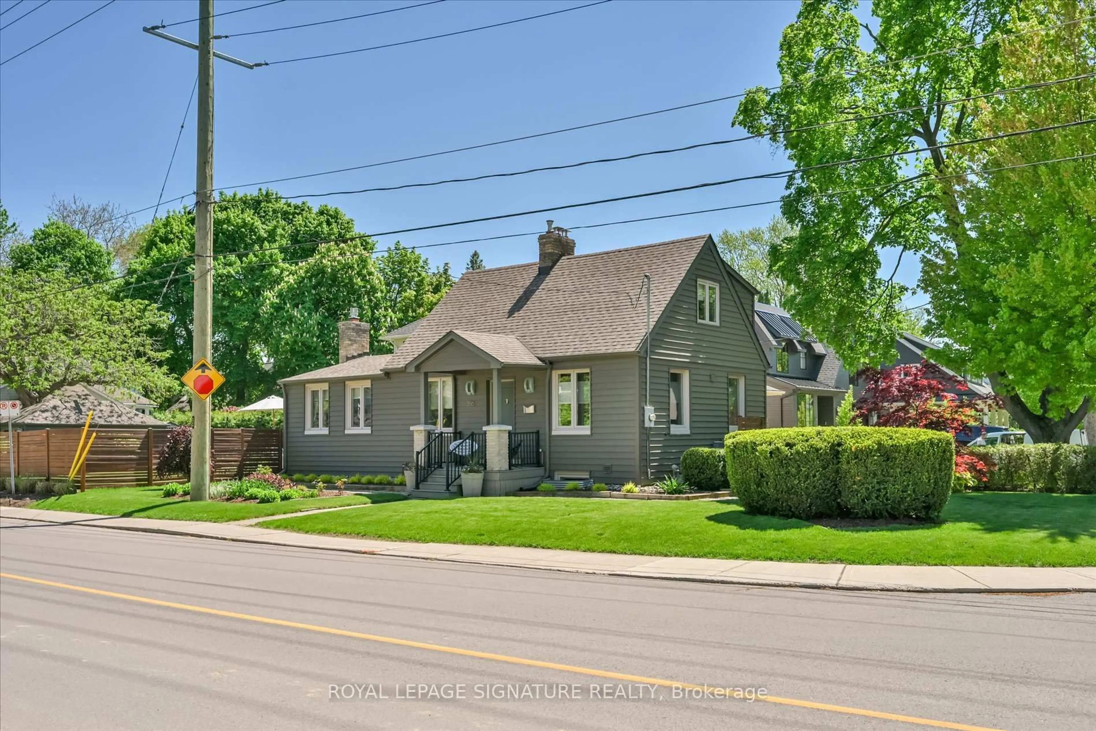 Unknown for 386 Allan St, Oakville Ontario L6J 3P5
