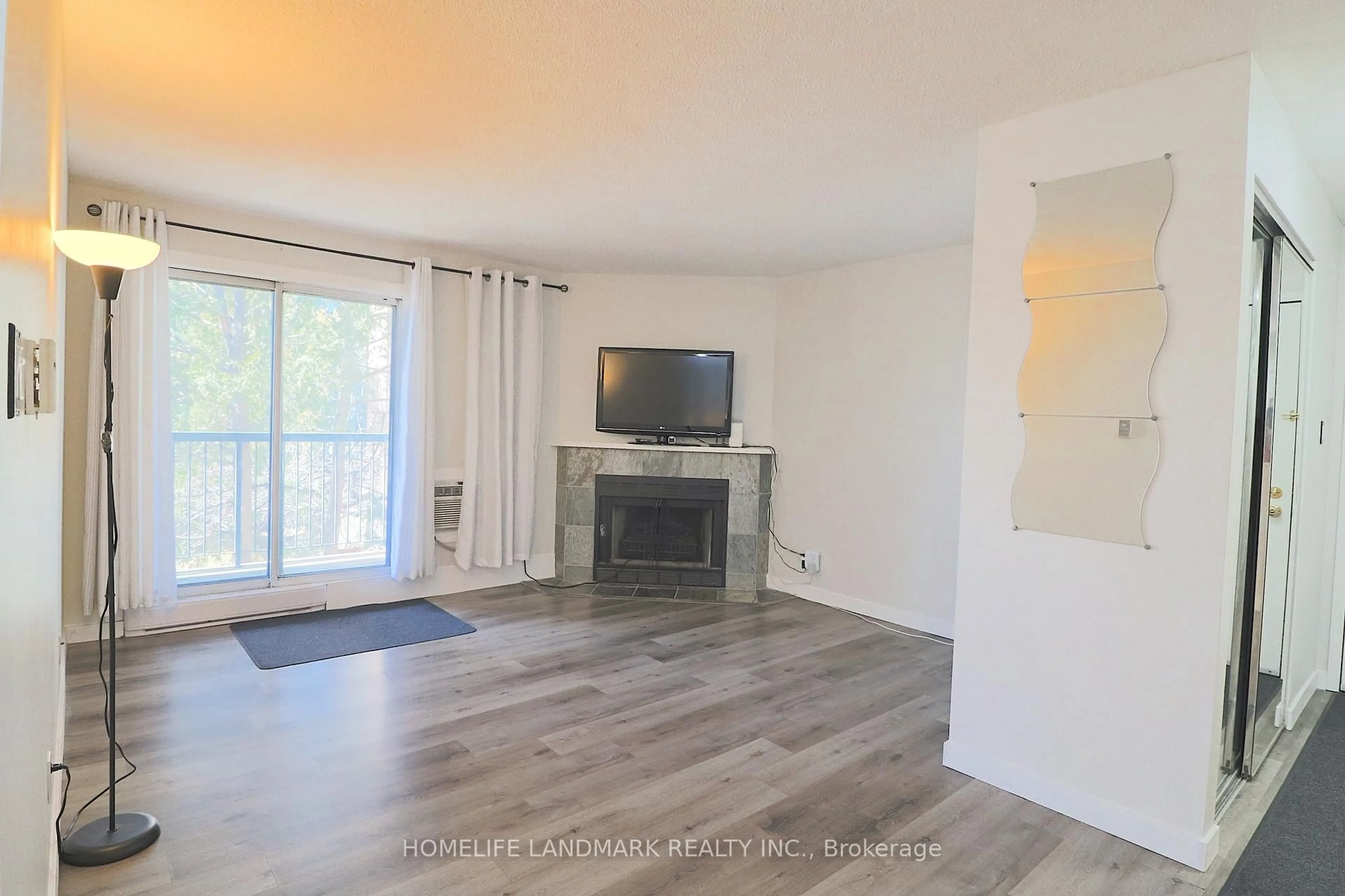 A pic of a room for 95 Trailwood Dr #821, Mississauga Ontario L4Z 3L2