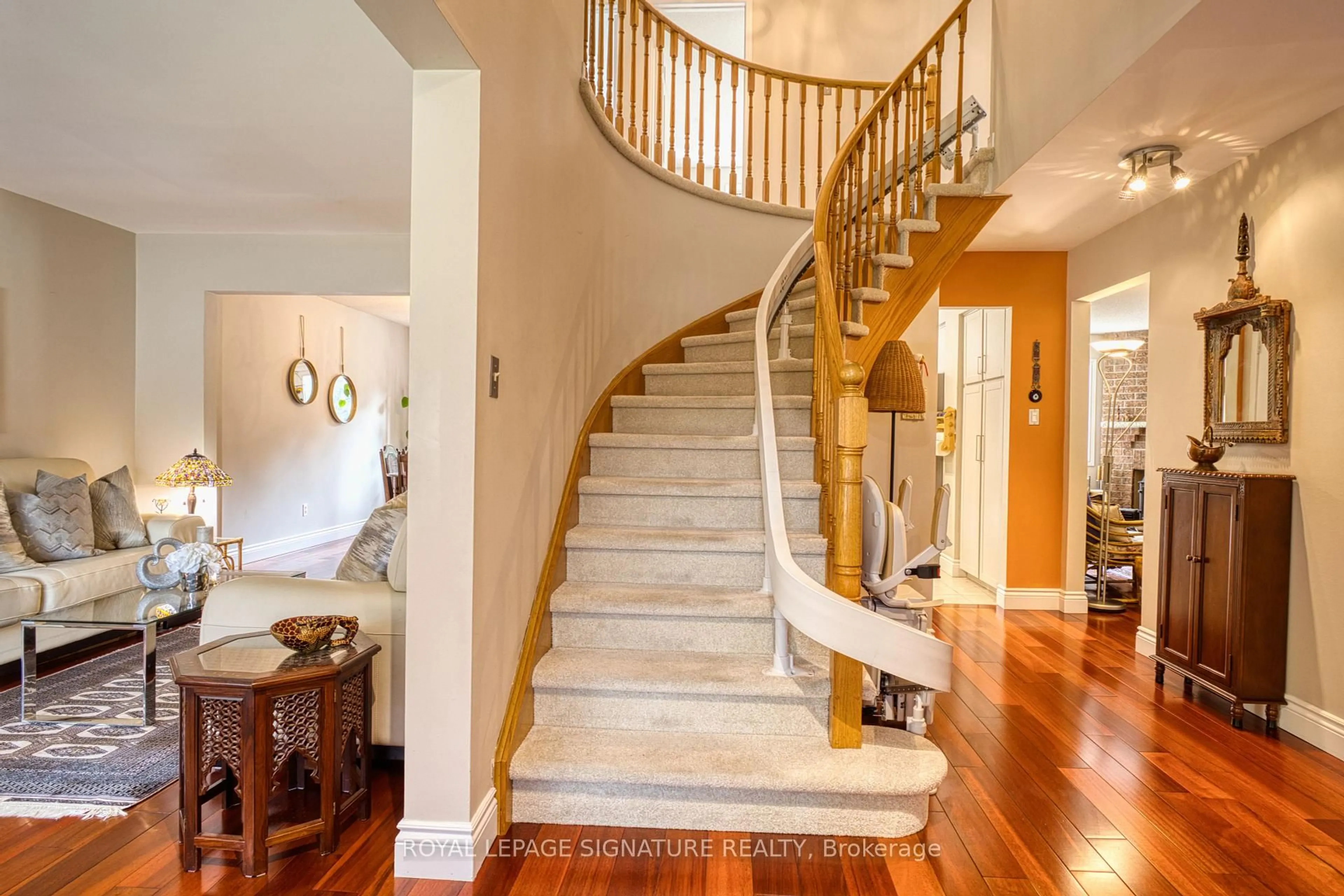 Indoor entryway for 6593 Eastridge Rd, Mississauga Ontario L5N 4L5