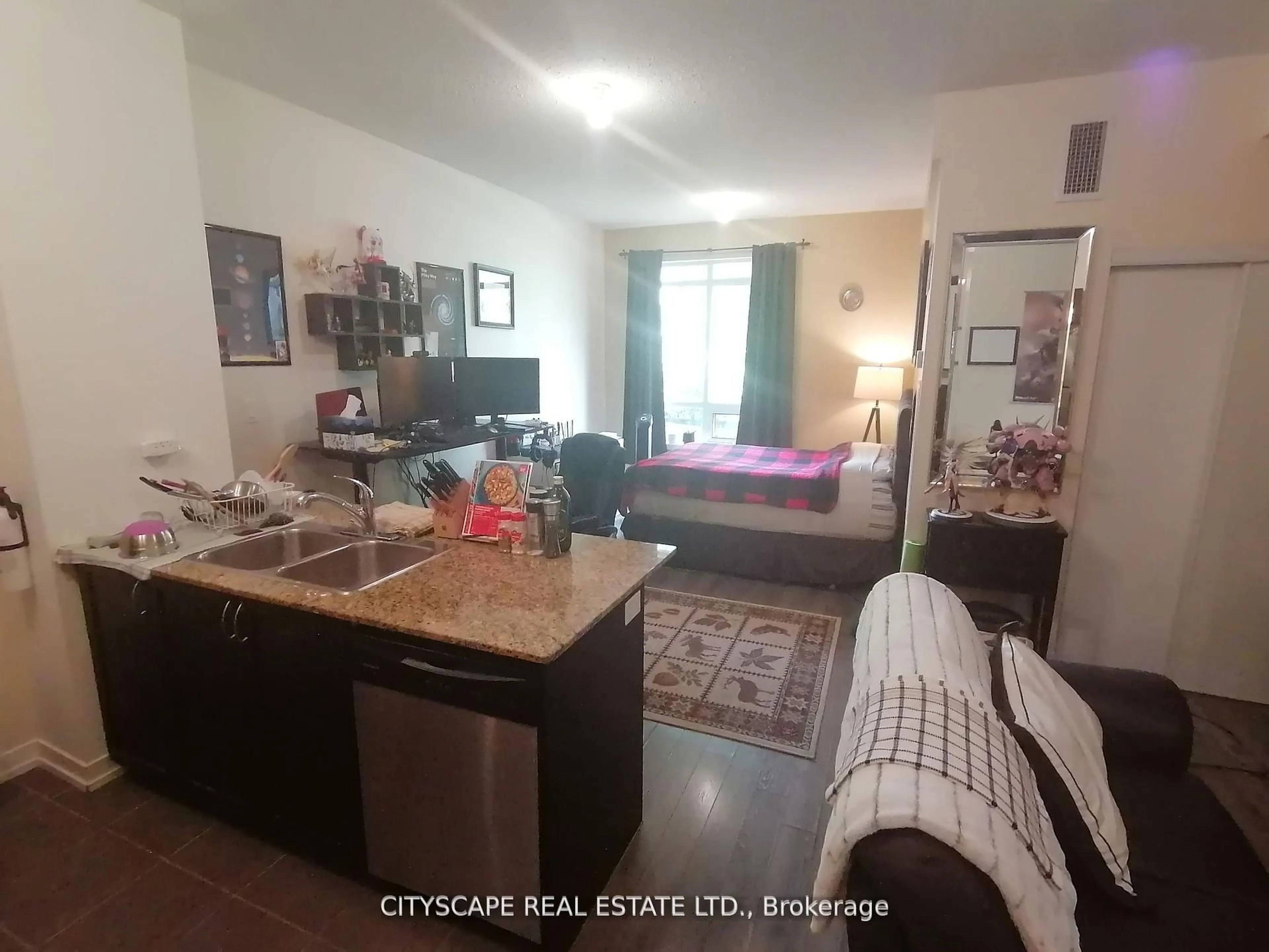 A pic of a room for 816 Lansdowne Ave #103, Toronto Ontario M6H 0B6
