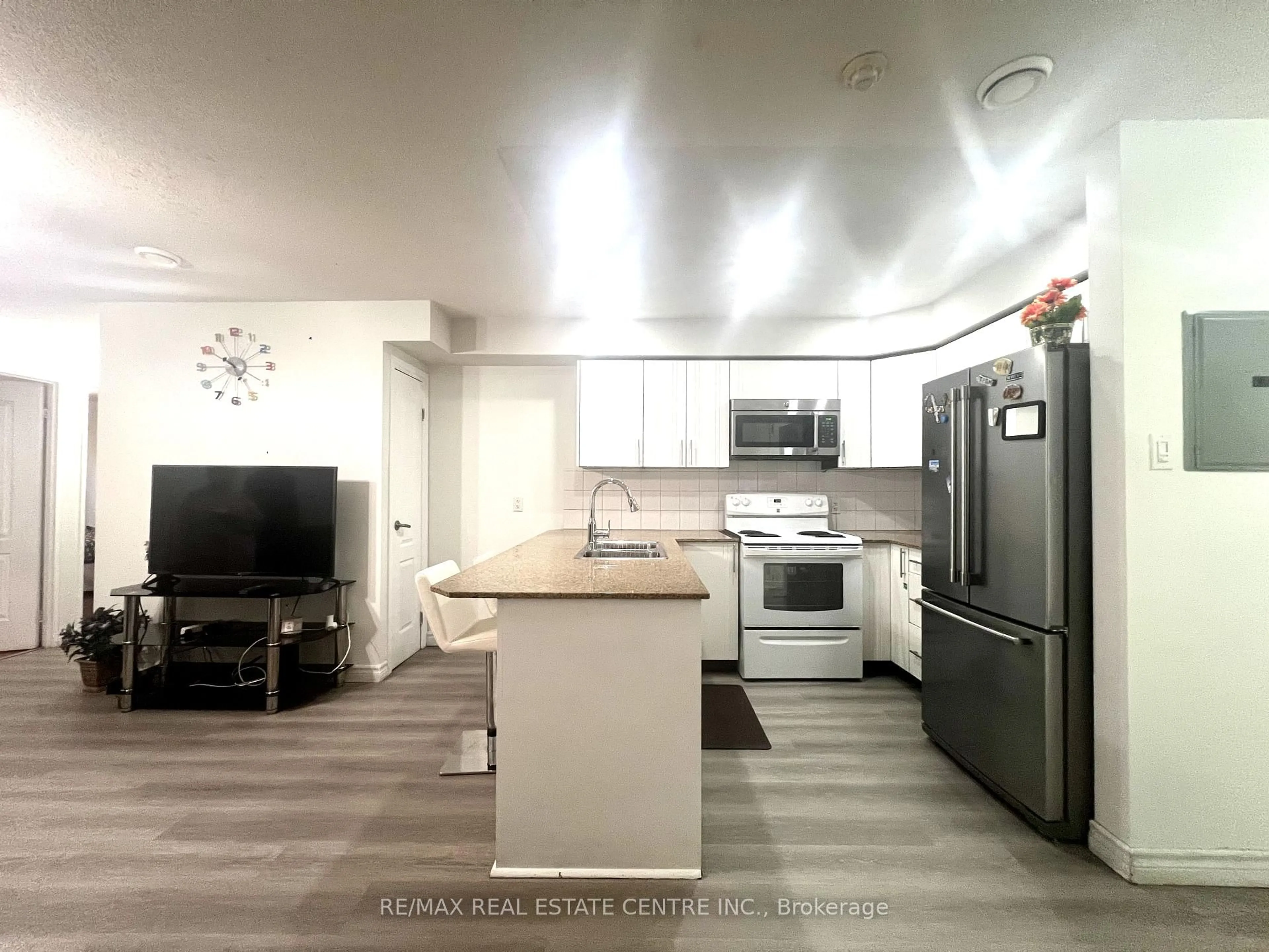 Open concept kitchen, unknown for 7405 Goreway Dr #501, Mississauga Ontario L4T 0A3