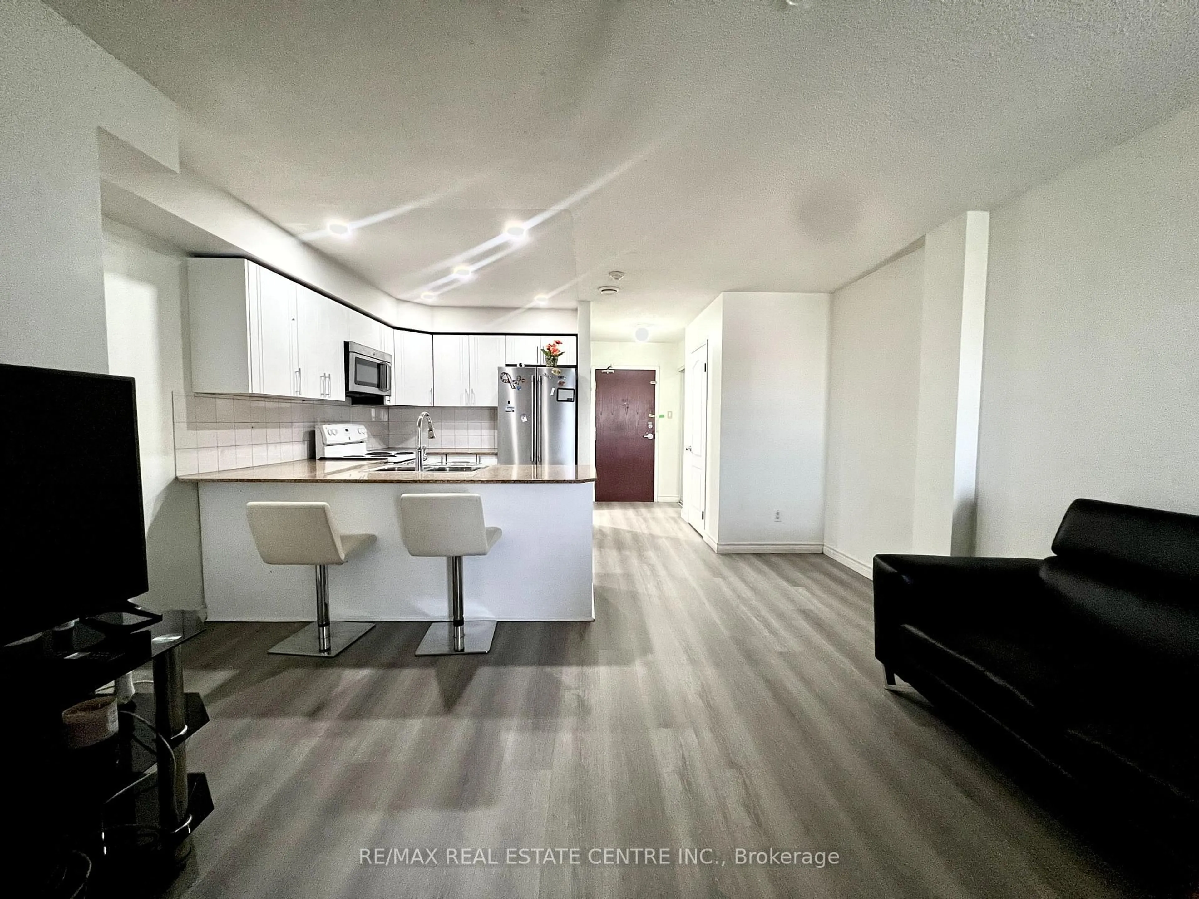 Open concept kitchen, unknown for 7405 Goreway Dr #501, Mississauga Ontario L4T 0A3