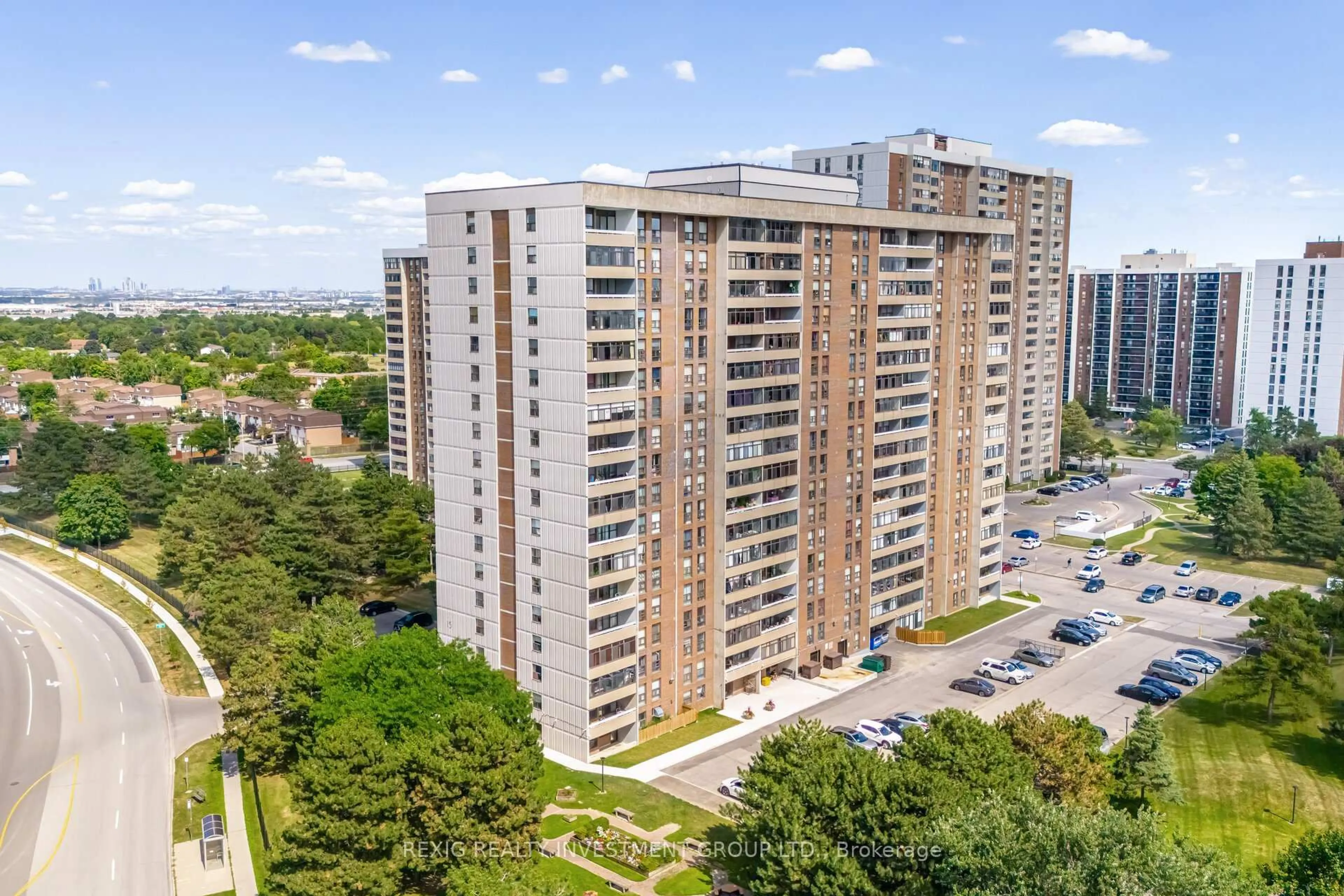 A pic from outside/outdoor area/front of a property/back of a property/a pic from drone, city buildings view from balcony for 15 Kensington Rd #409, Brampton Ontario L6T 3W2