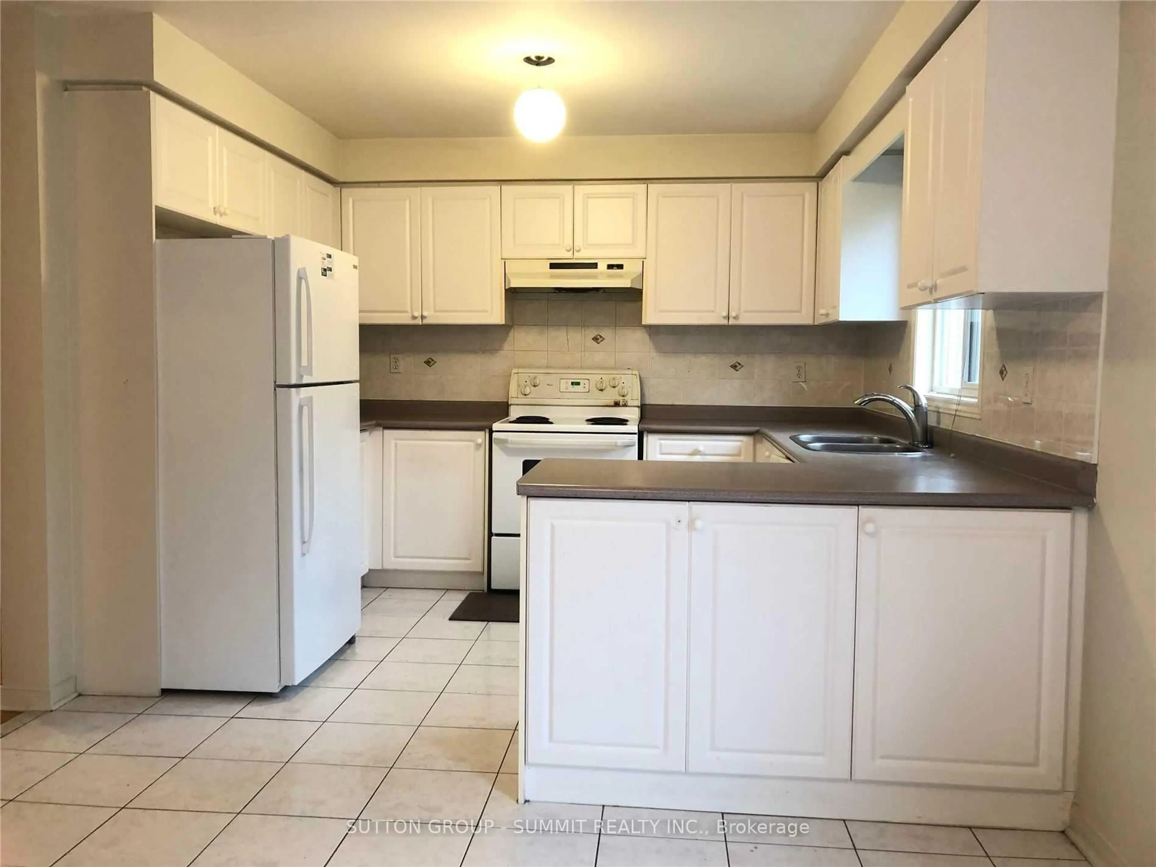 Standard kitchen, unknown for 3269 Camberwell Dr, Mississauga Ontario L5M 6T2