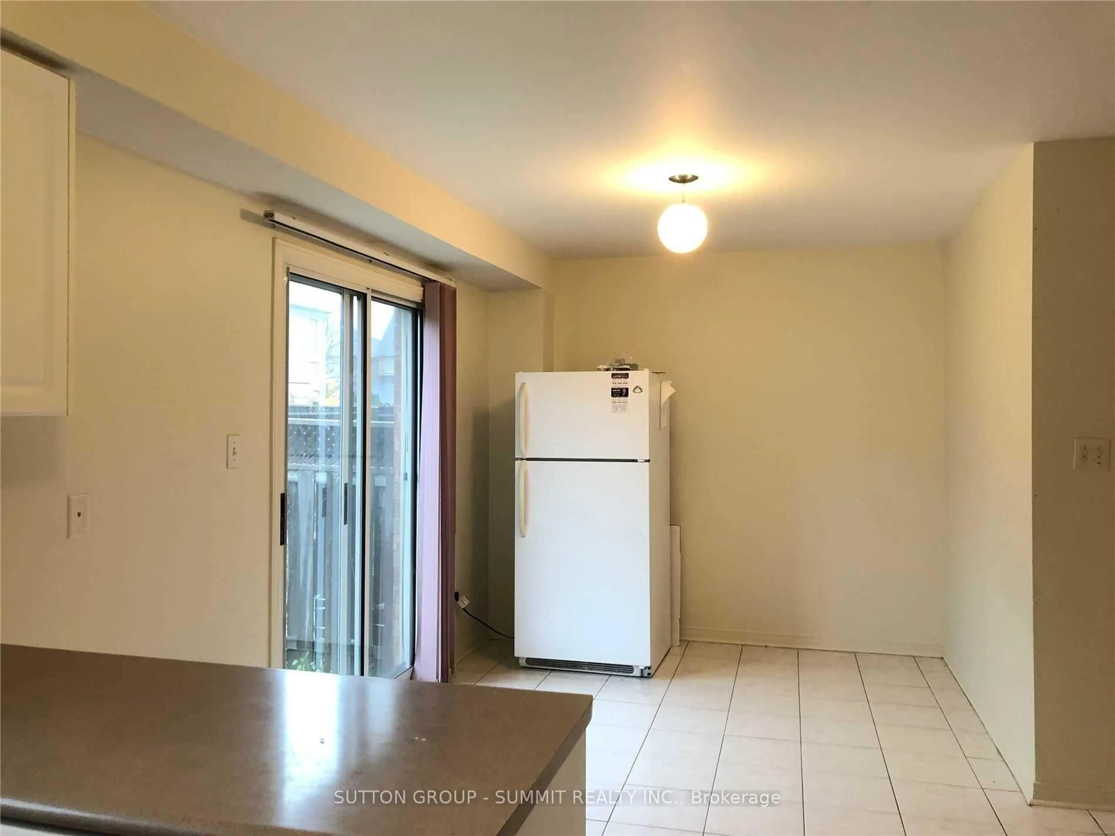 A pic of a room for 3269 Camberwell Dr, Mississauga Ontario L5M 6T2