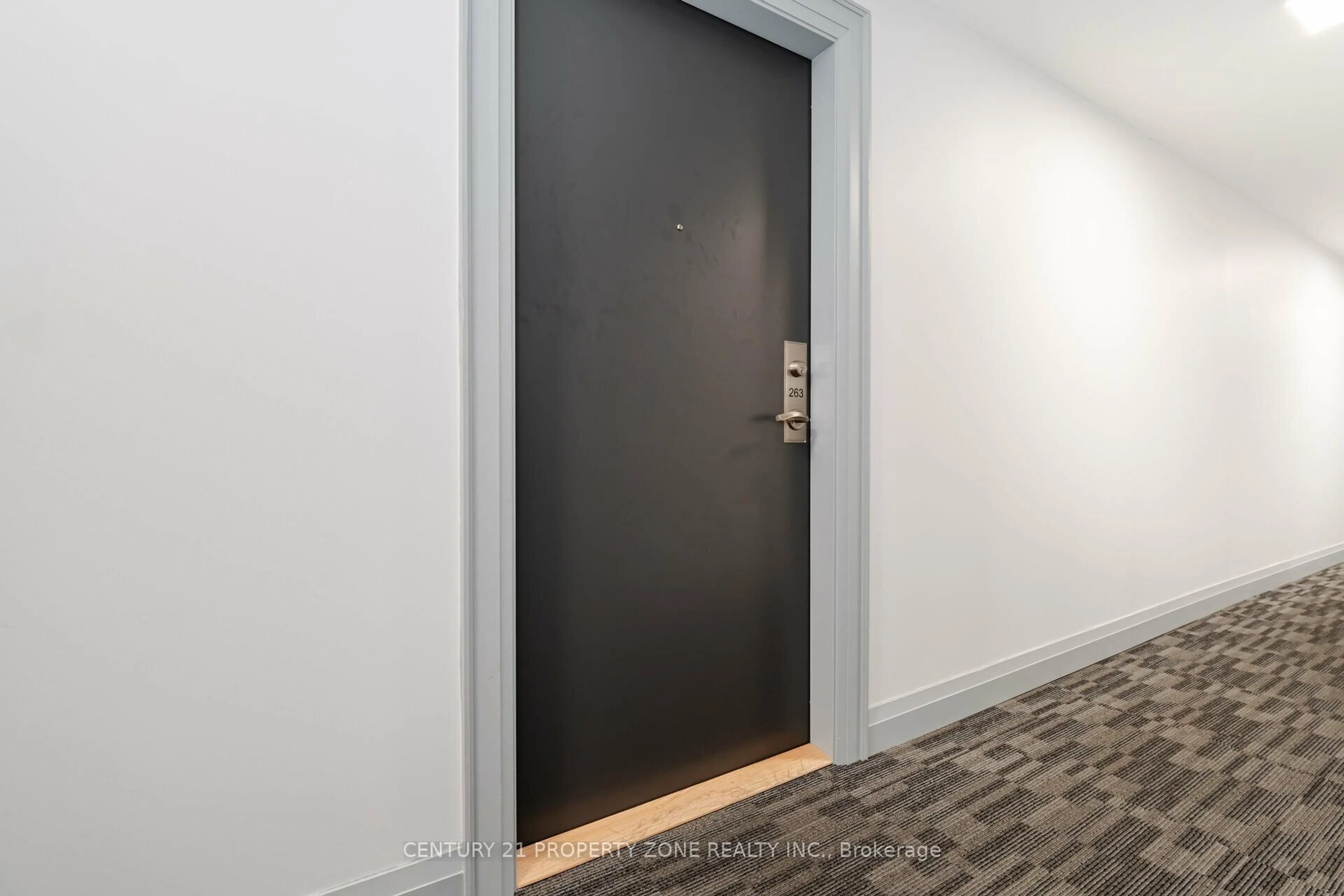 Indoor entryway for 65 Attmar Dr #263, Brampton Ontario L6P 0Y6