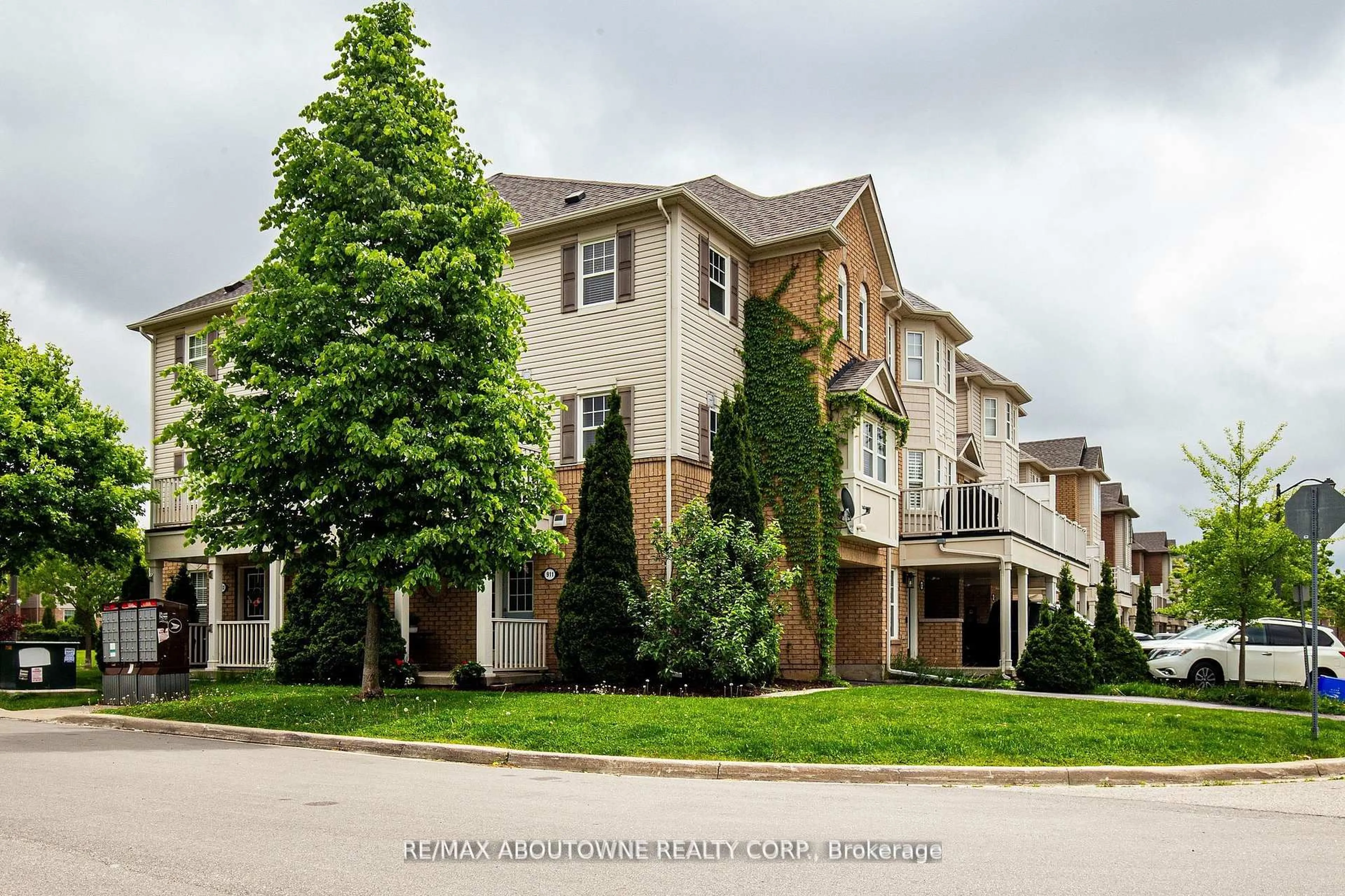 Unknown for 911 Deverell Pl, Milton Ontario L9T 0M2
