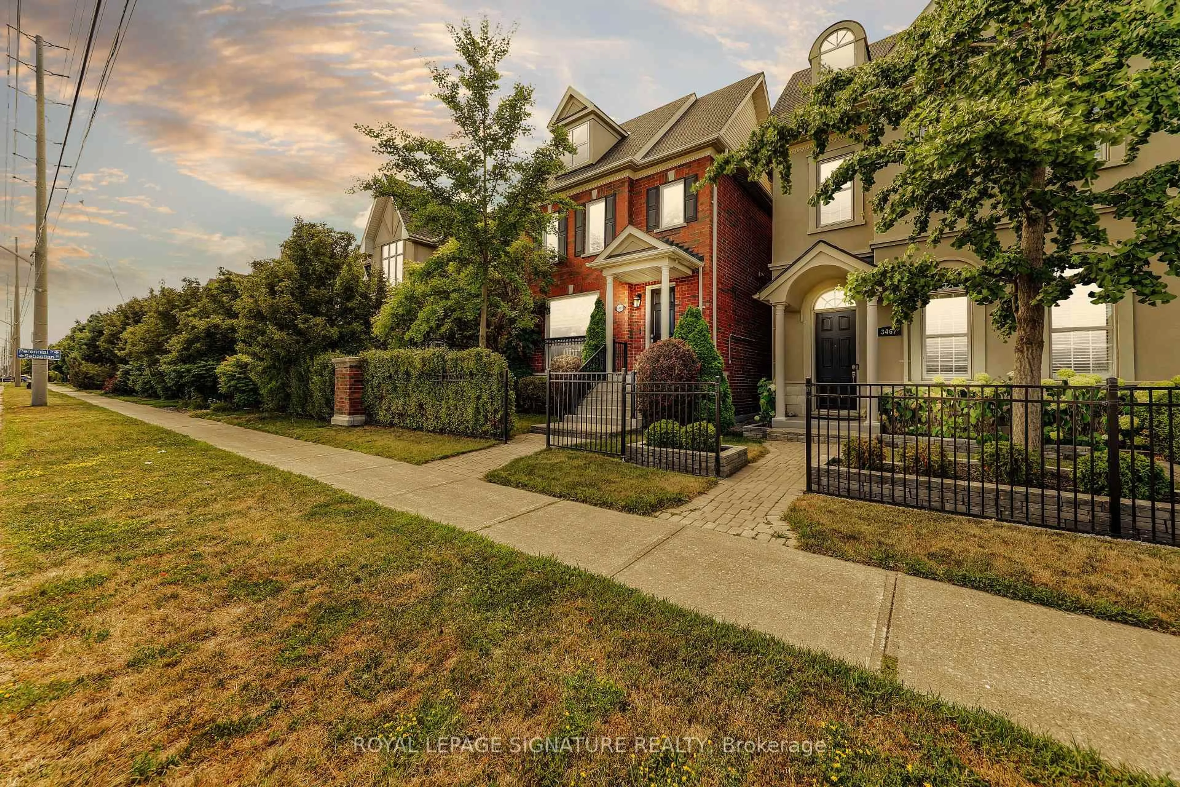 A pic from outside/outdoor area/front of a property/back of a property/a pic from drone, street for 3469 Eglinton Ave, Mississauga Ontario L5M 7T7
