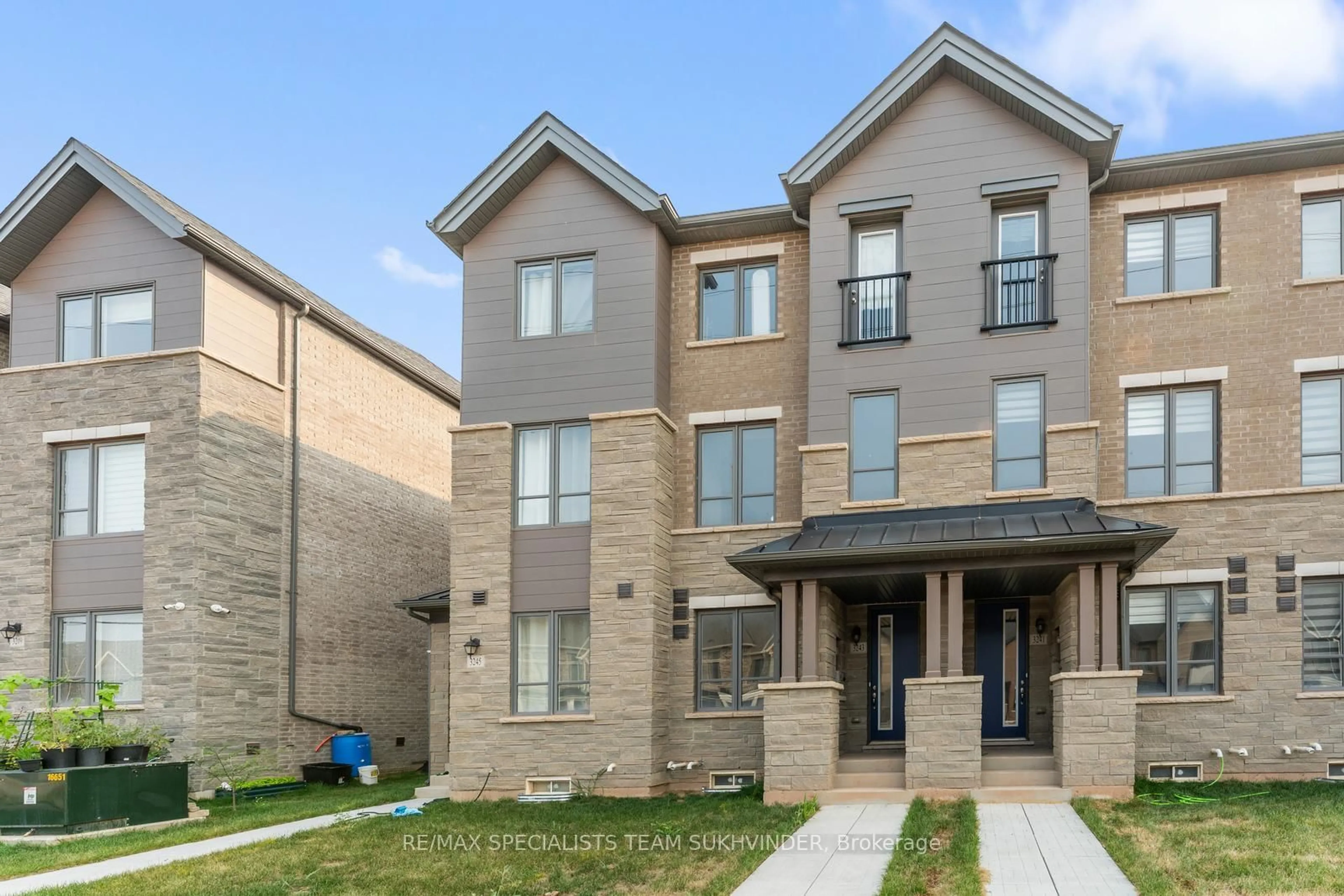 Home with brick exterior material, street for 3243 Sixth Line, Oakville Ontario L6H 0V9