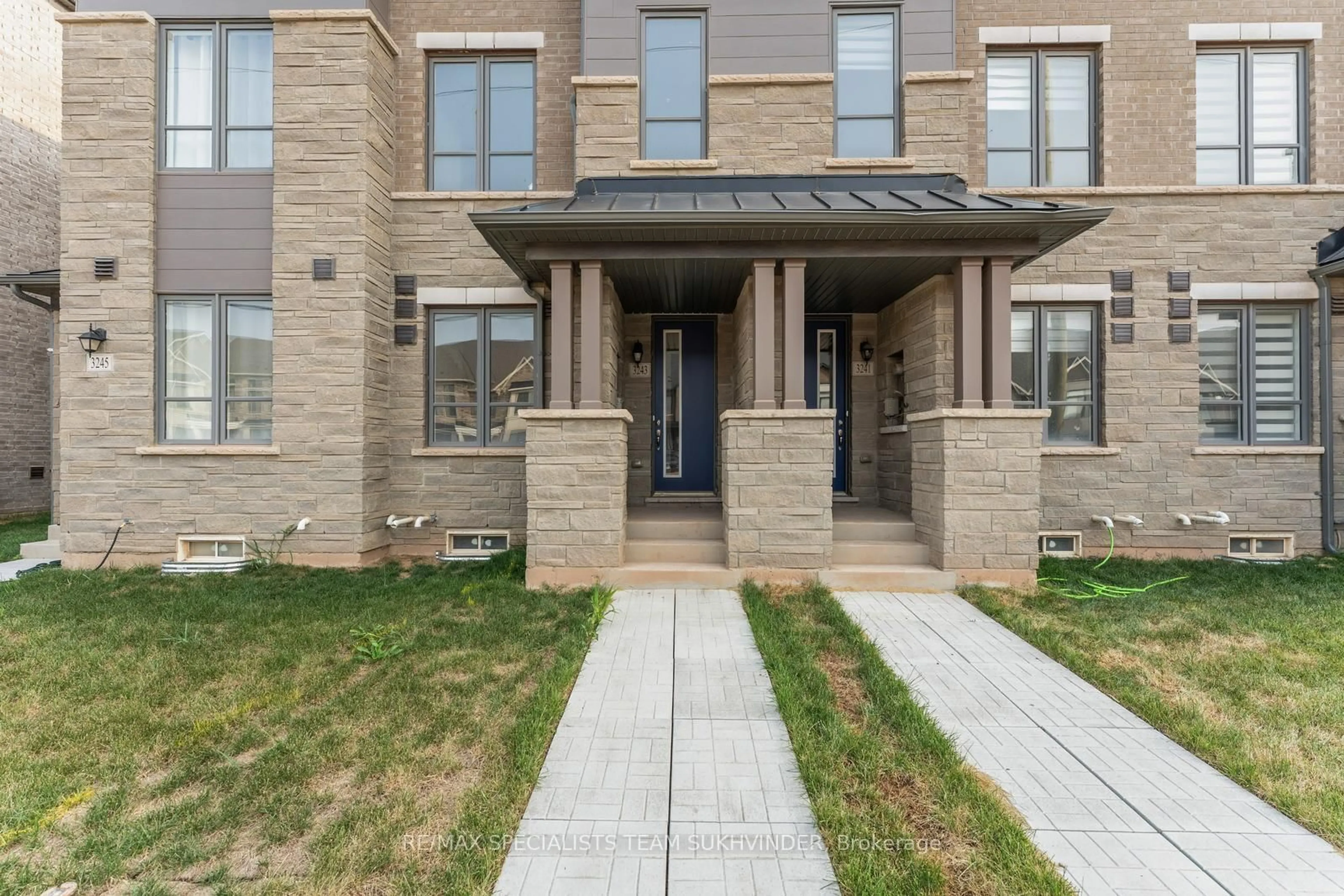 Home with brick exterior material, street for 3243 Sixth Line, Oakville Ontario L6H 0V9