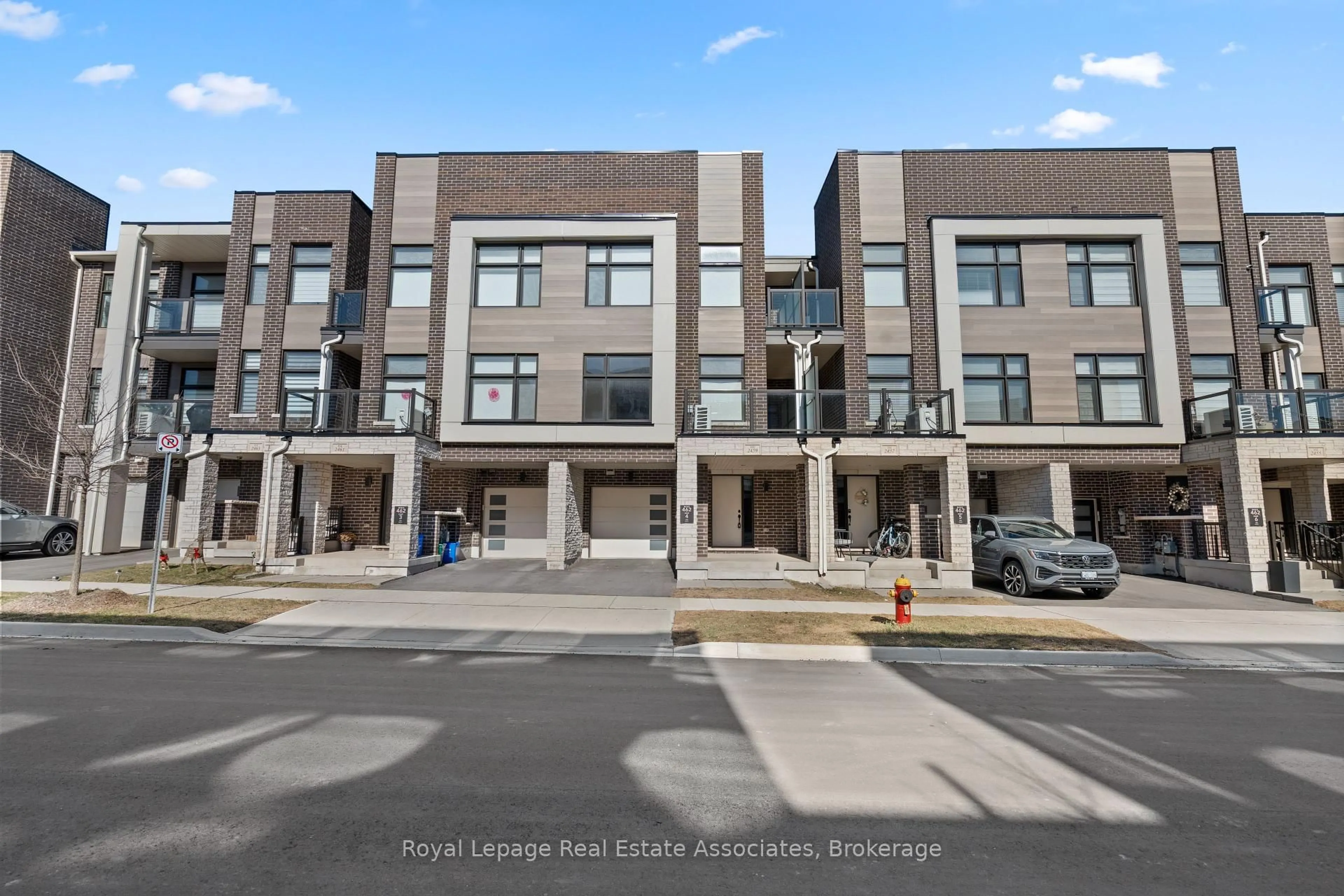 A pic from outside/outdoor area/front of a property/back of a property/a pic from drone, street for 2459 Belt Lane, Oakville Ontario L6M 5L9