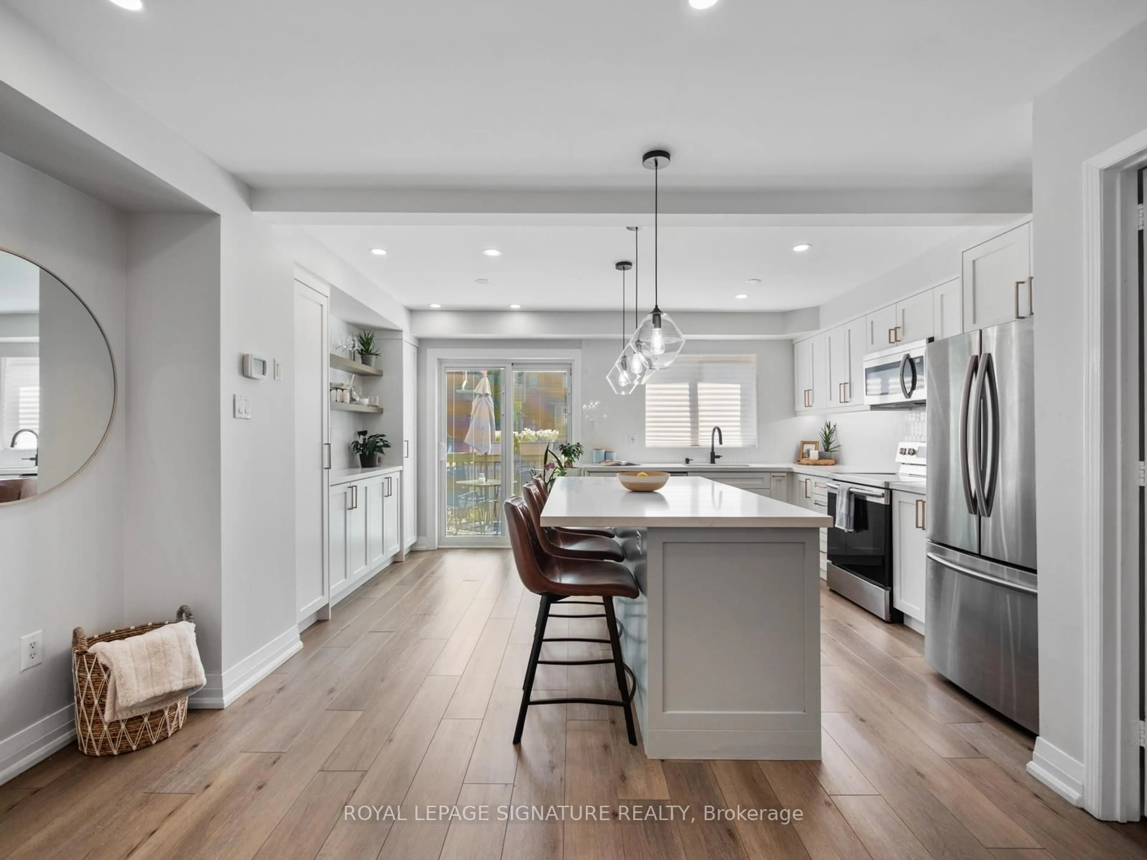 Open concept kitchen, unknown for 1292 Sherwood Mills Blvd #113, Mississauga Ontario L5V 1S6
