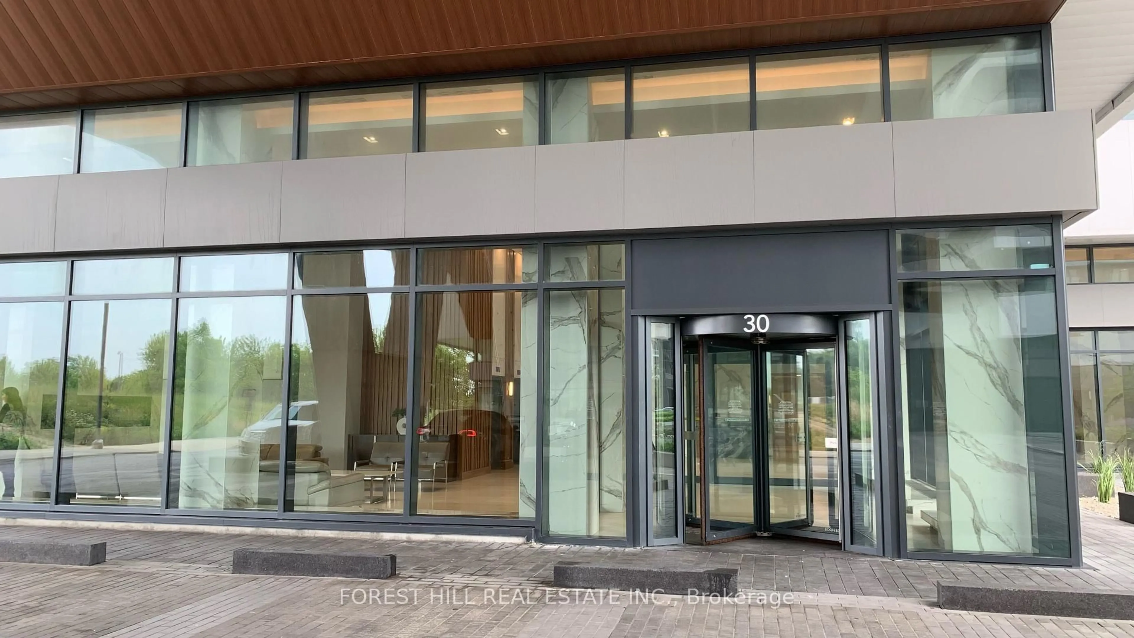 Indoor foyer for 30 Shore Breeze Dr #1922, Toronto Ontario M8V 0J1
