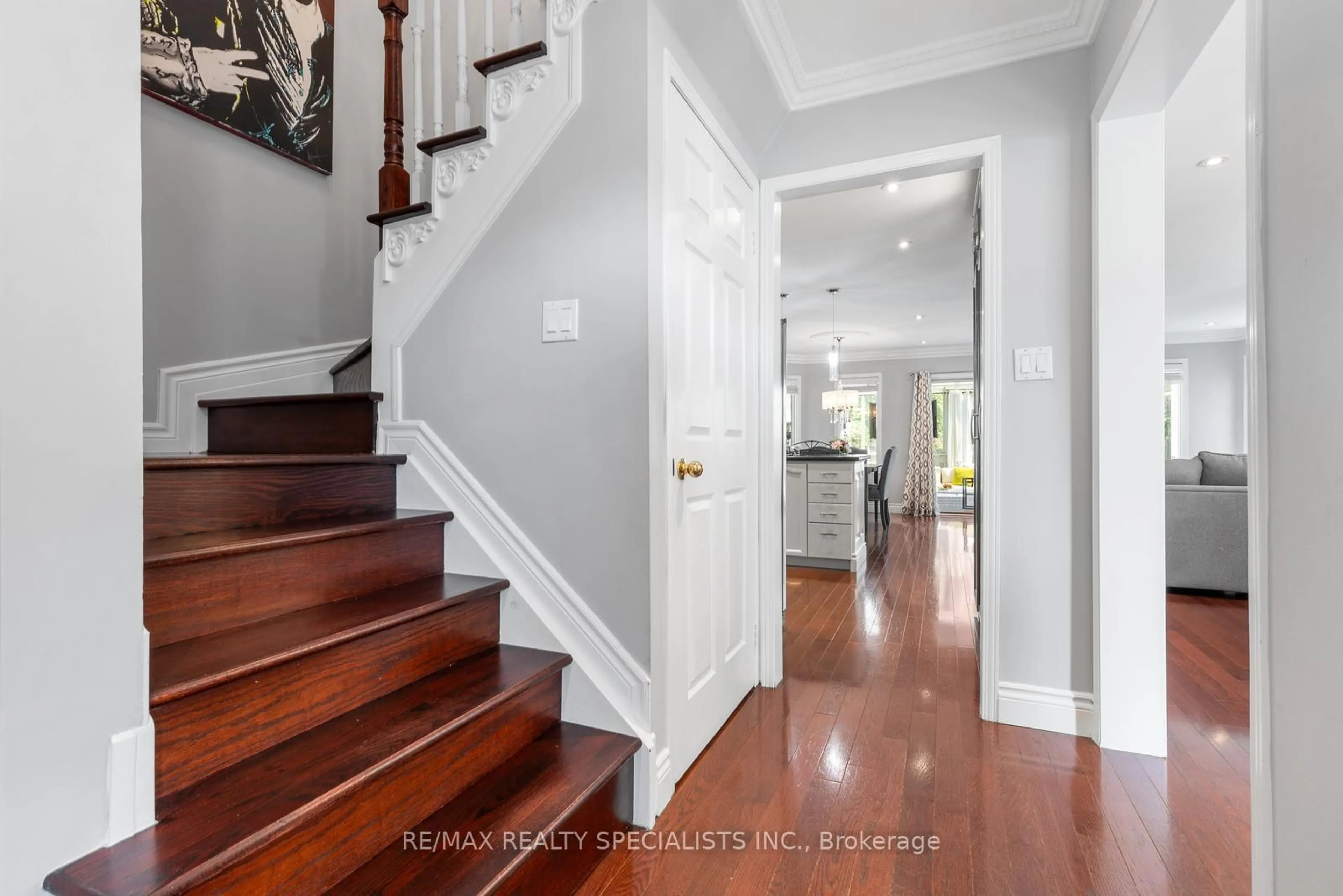 Indoor entryway for 3856 Cedar Hedge Rise, Mississauga Ontario L5N 6X2