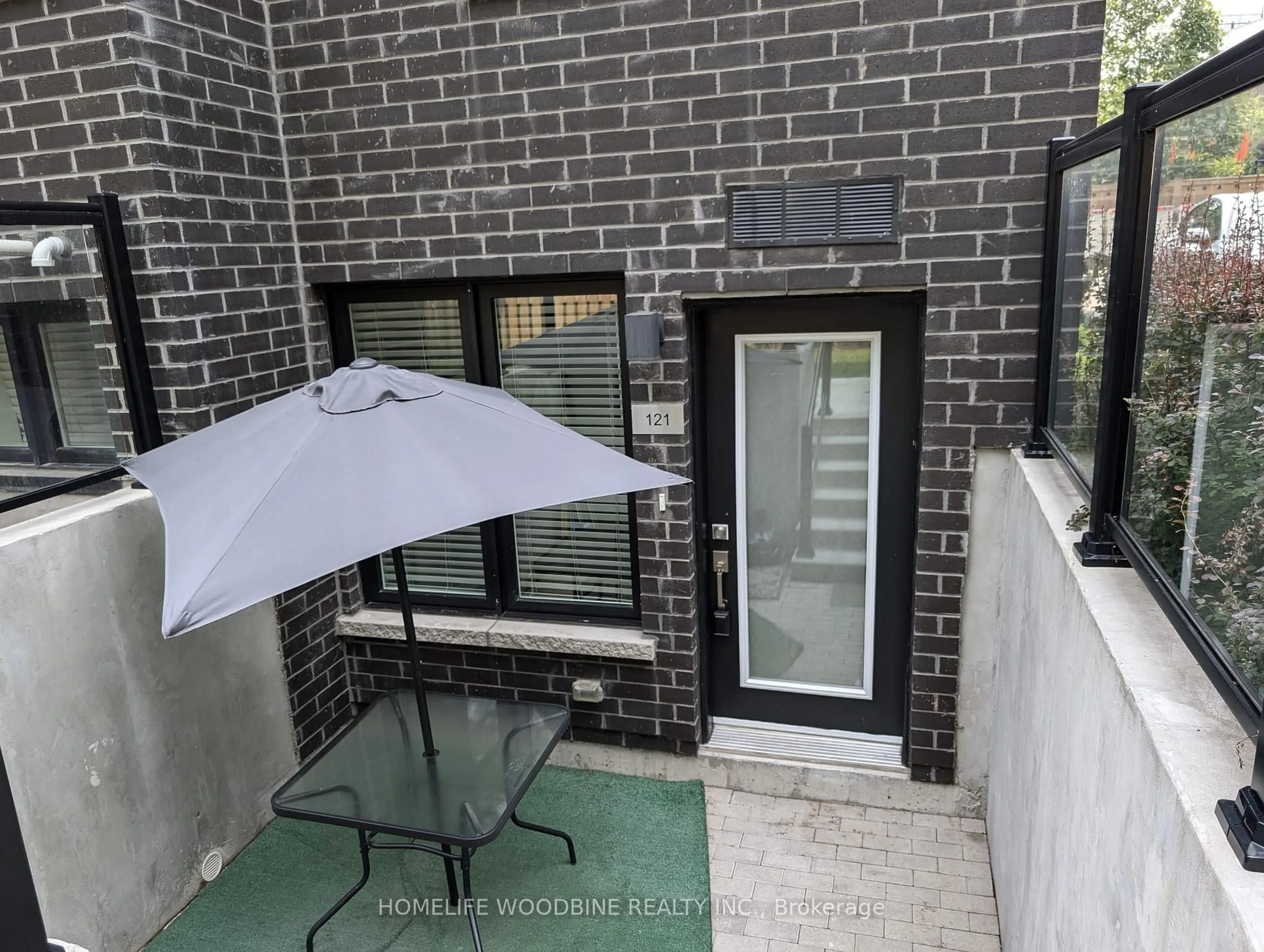 Patio, street for 1145 Journeyman Lane #121, Mississauga Ontario L5J 0B5