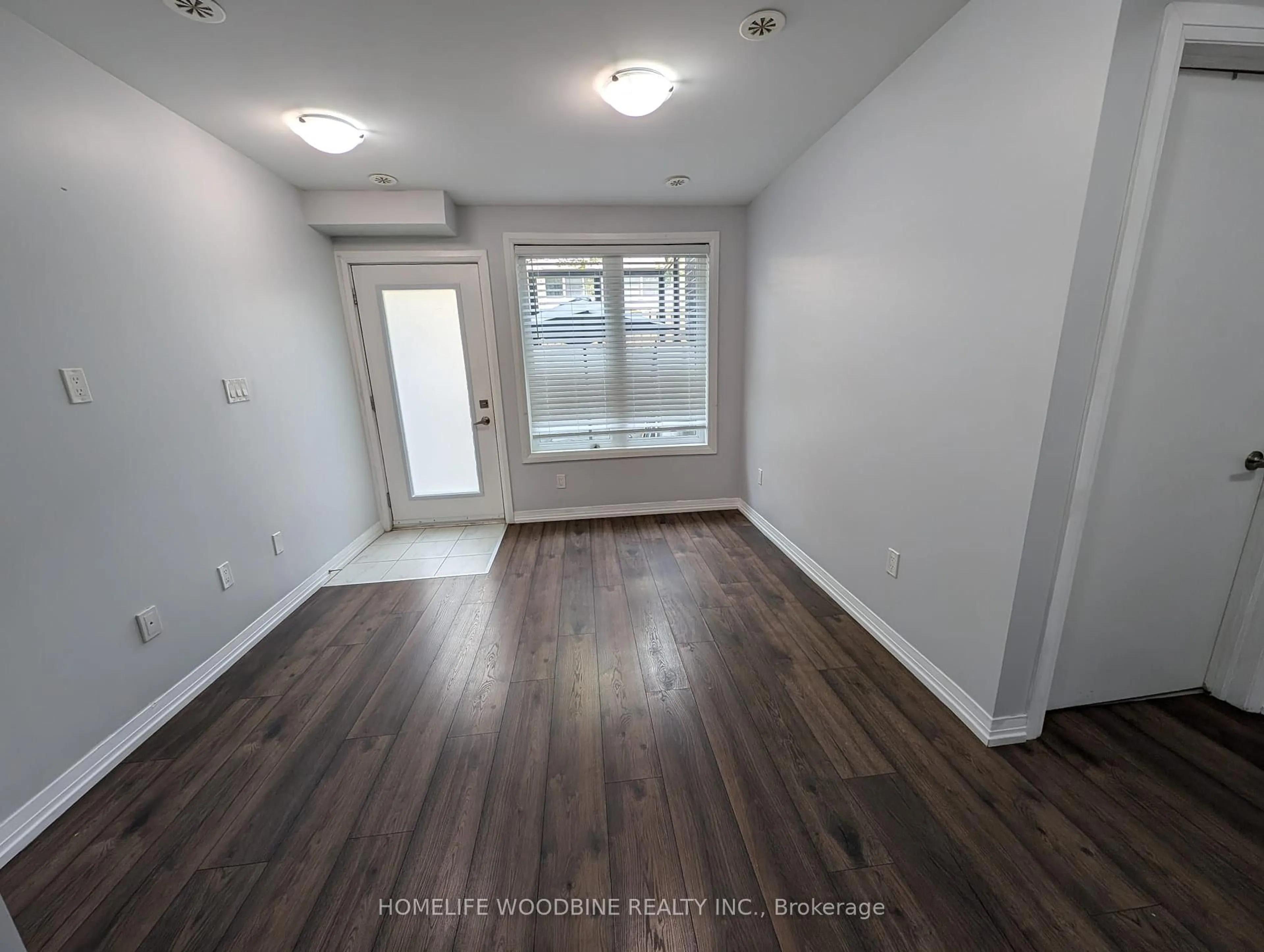 A pic of a room for 1145 Journeyman Lane #121, Mississauga Ontario L5J 0B5