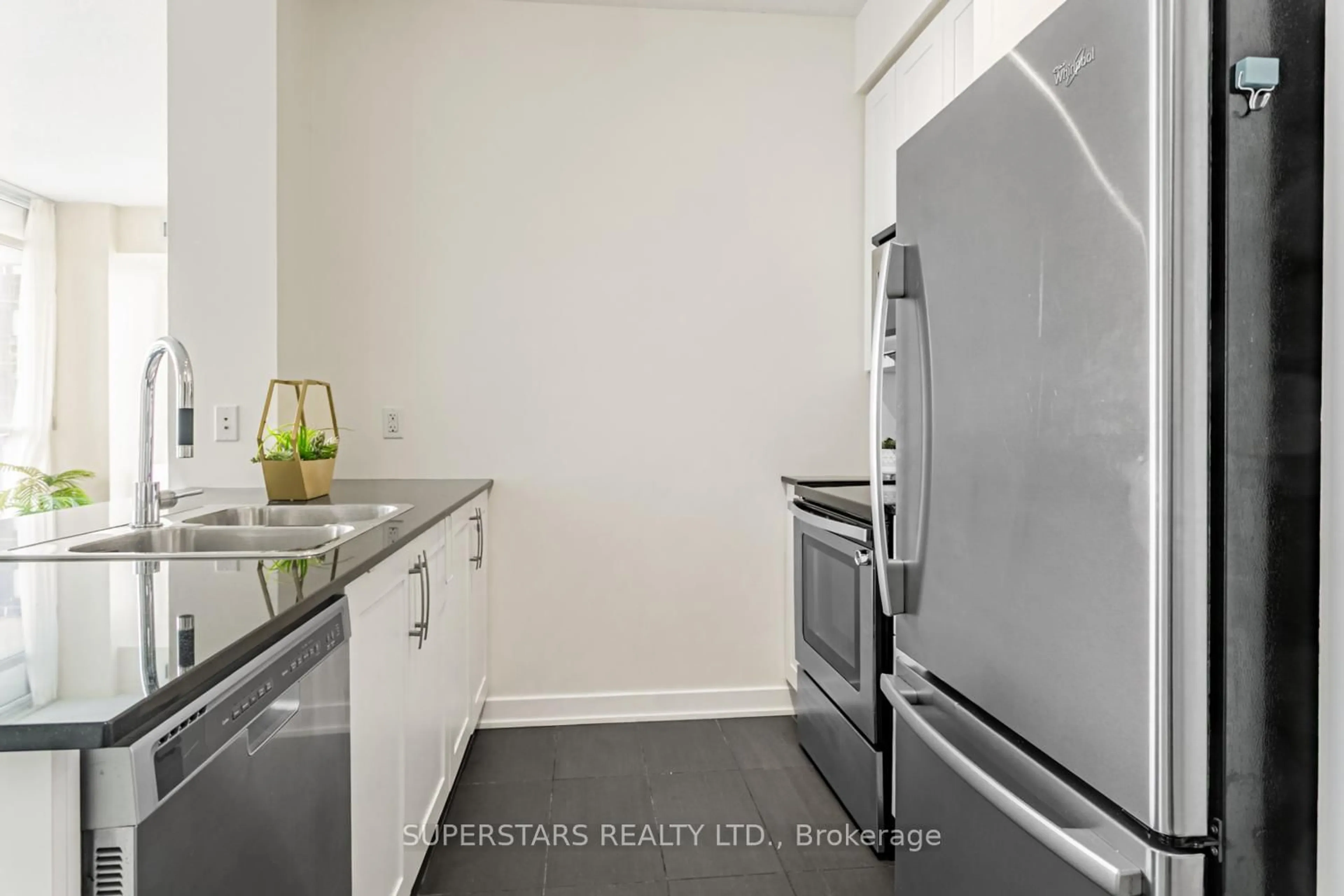Standard kitchen, unknown for 4065 Brickstone Mews #2102, Mississauga Ontario L5B 0G3