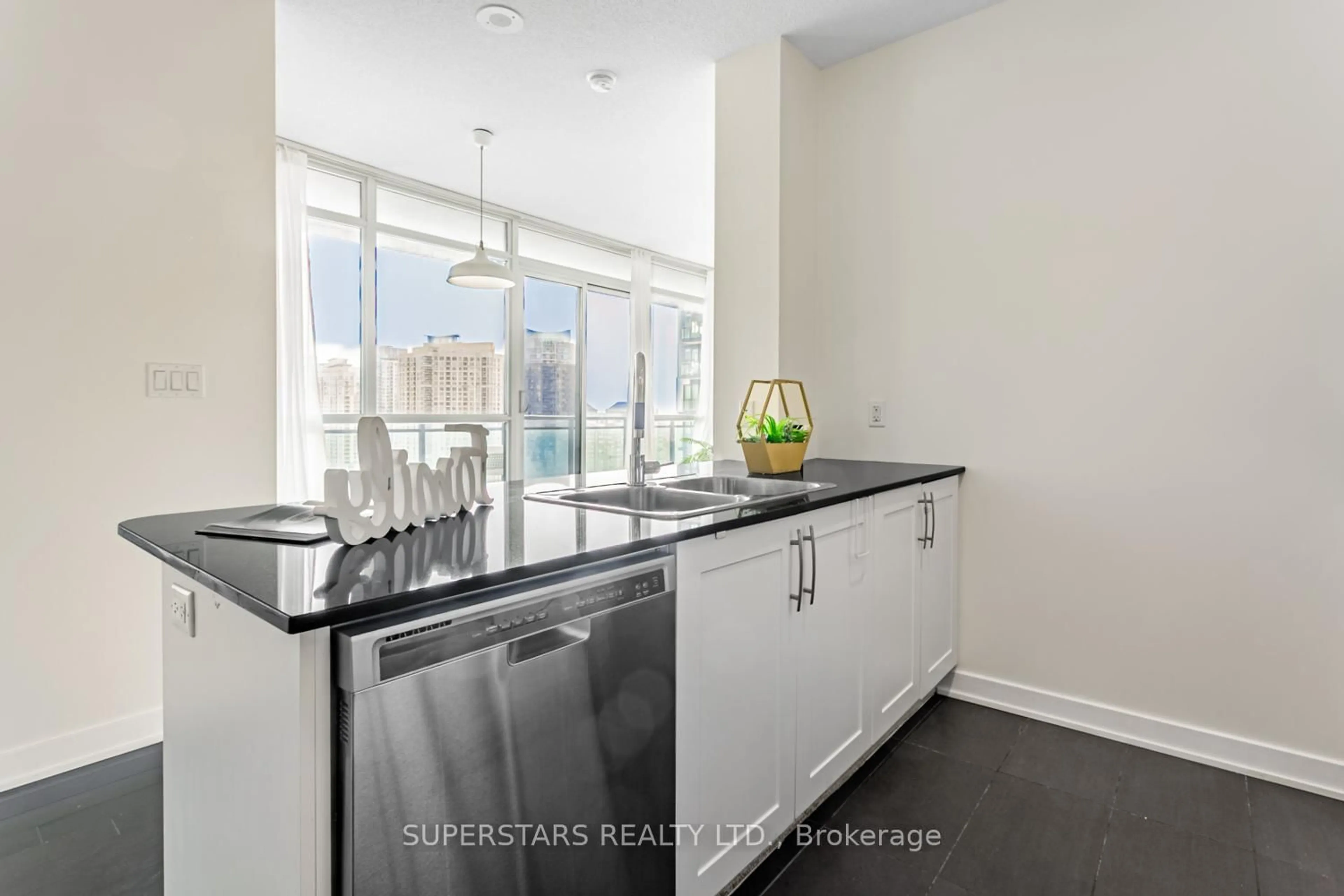 Standard kitchen, ceramic/tile floor for 4065 Brickstone Mews #2102, Mississauga Ontario L5B 0G3