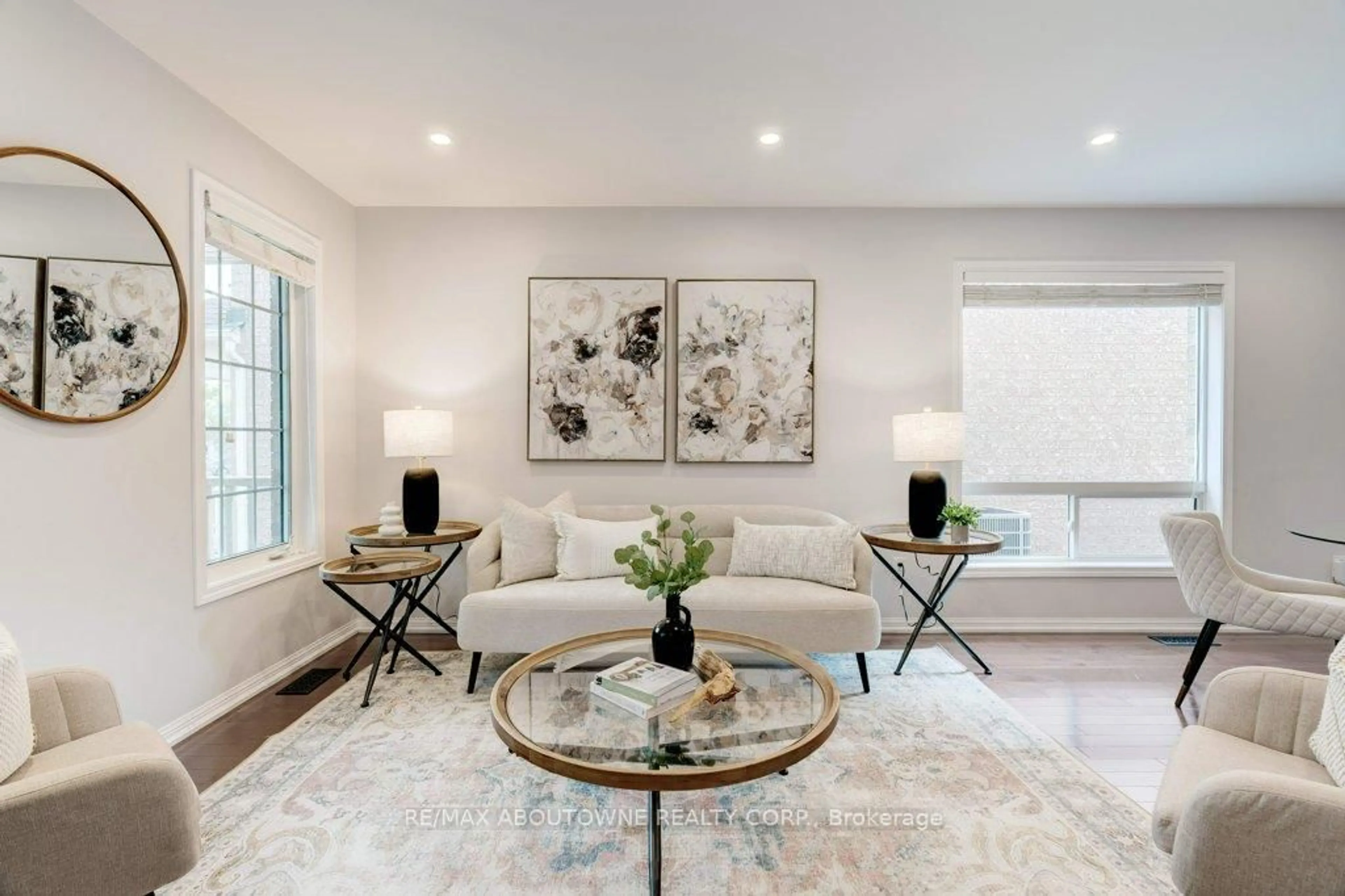 Living room with furniture, unknown for 3133 Abernathy Way, Oakville Ontario L6M 5C2