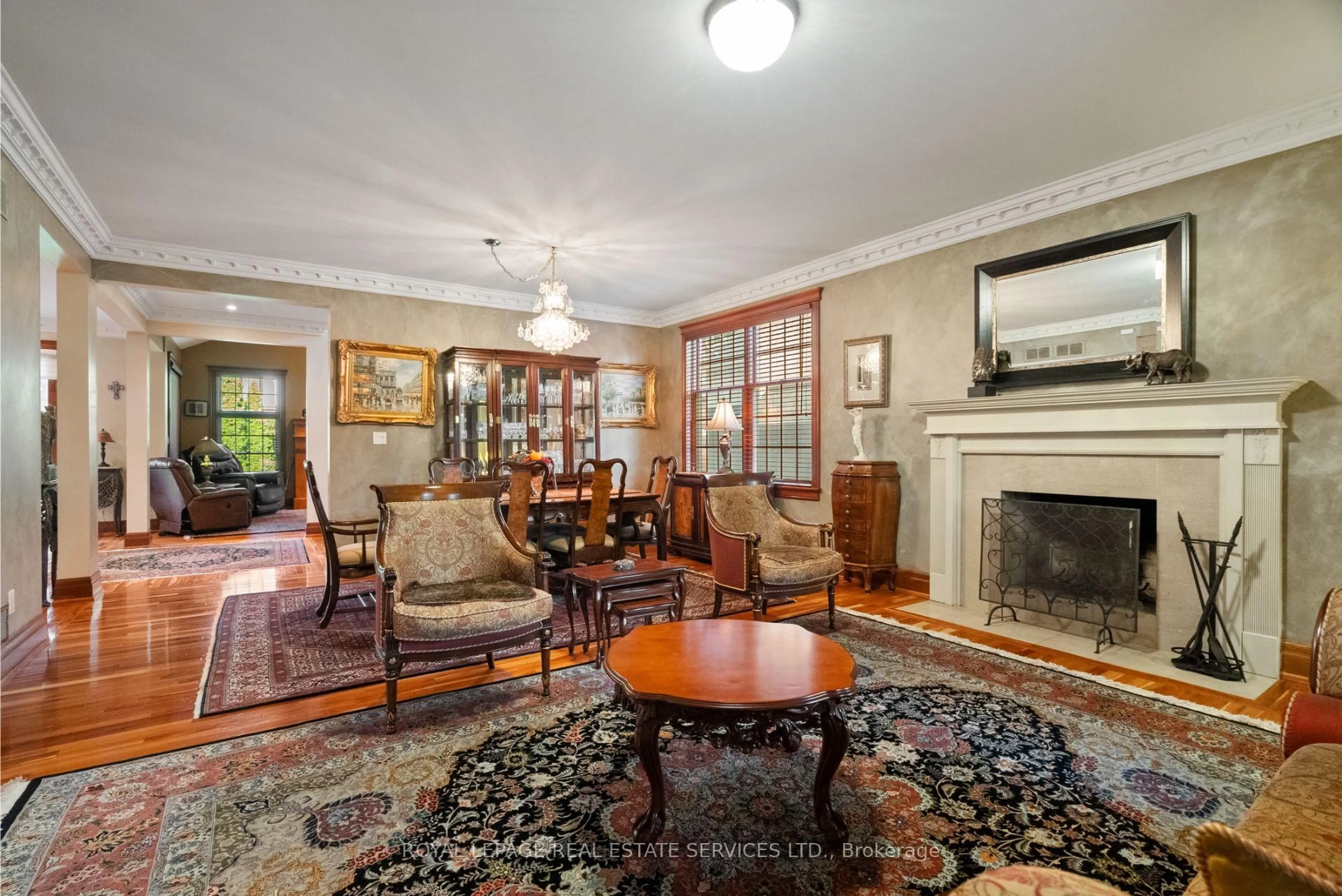 Living room with furniture, unknown for 5 Cedarland Dr, Toronto Ontario M9A 2J7