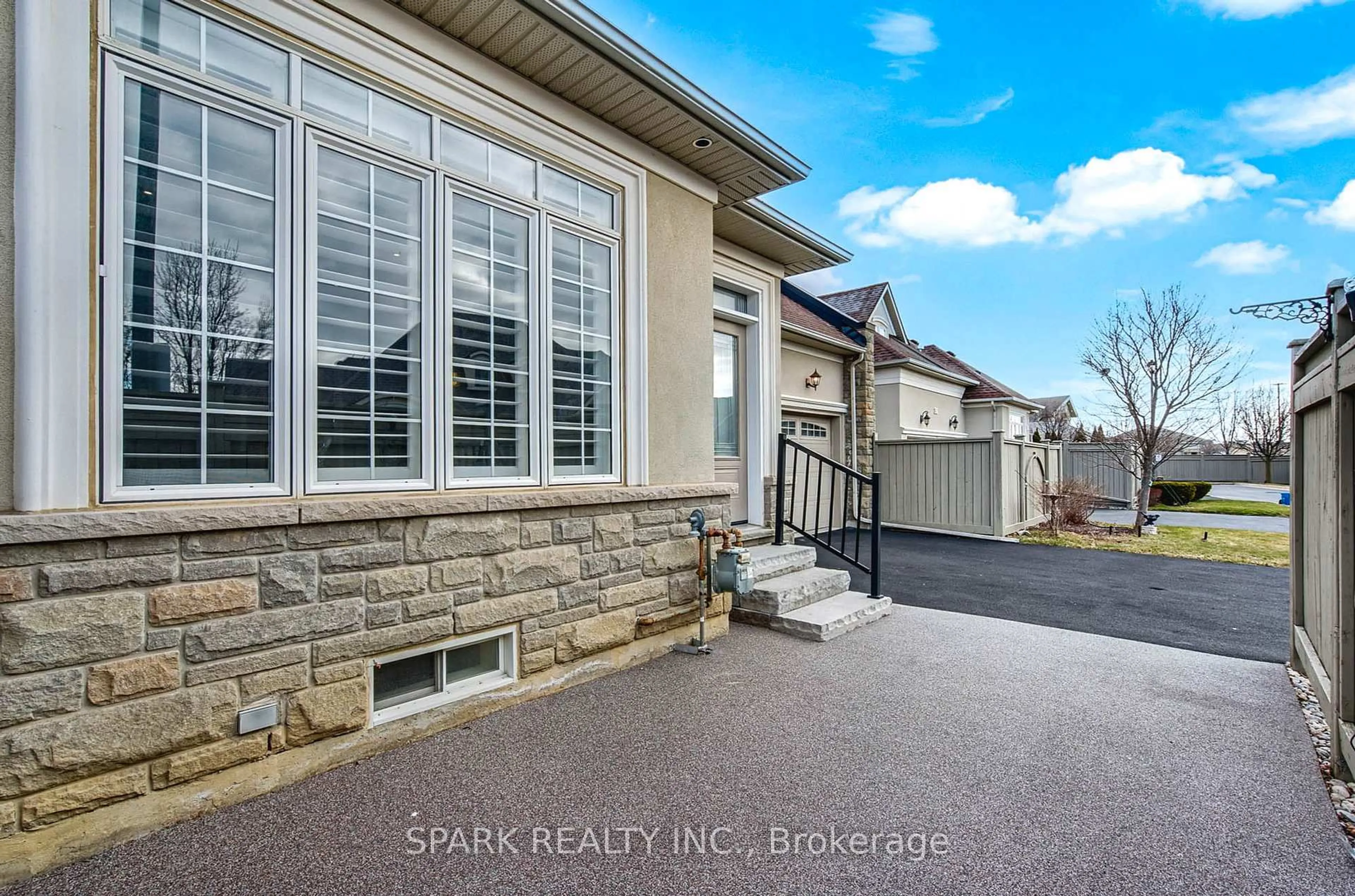 Unknown for 38 Garrison Sq, Halton Hills Ontario L7G 0B9