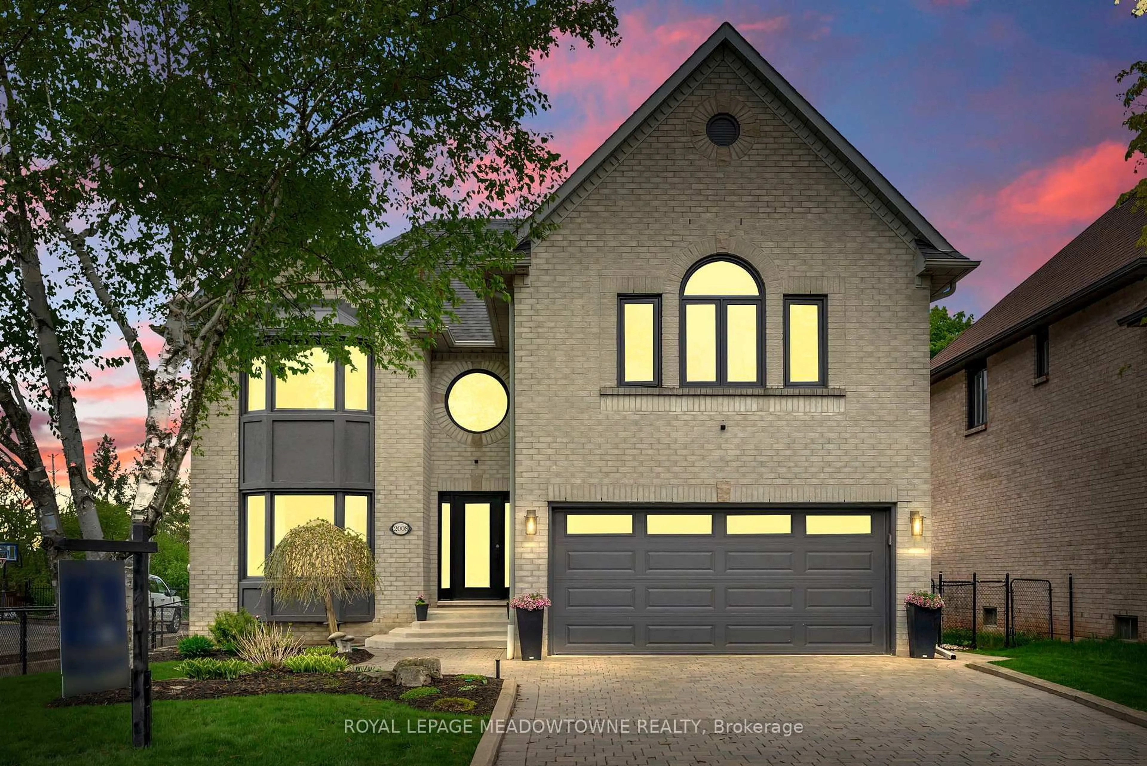 Home with brick exterior material, street for 2008 Peak Pl, Oakville Ontario L6H 5T2