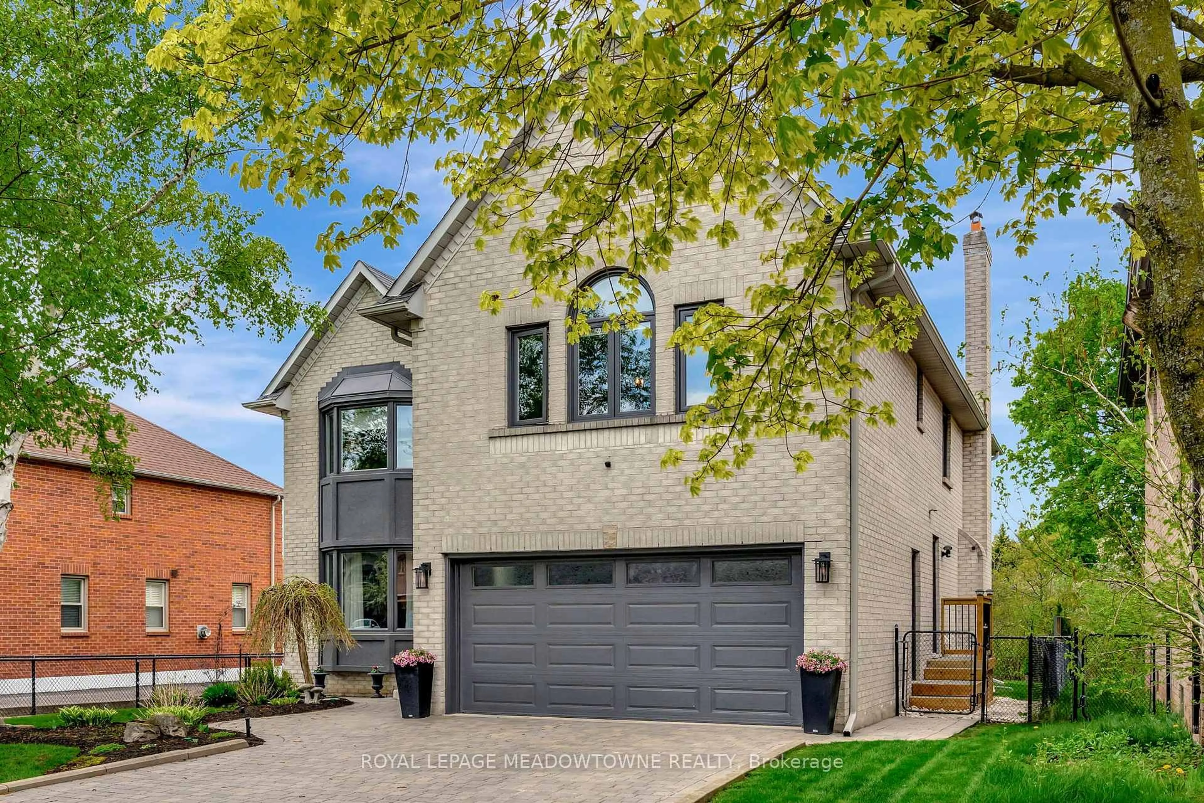 Home with brick exterior material, street for 2008 Peak Pl, Oakville Ontario L6H 5T2