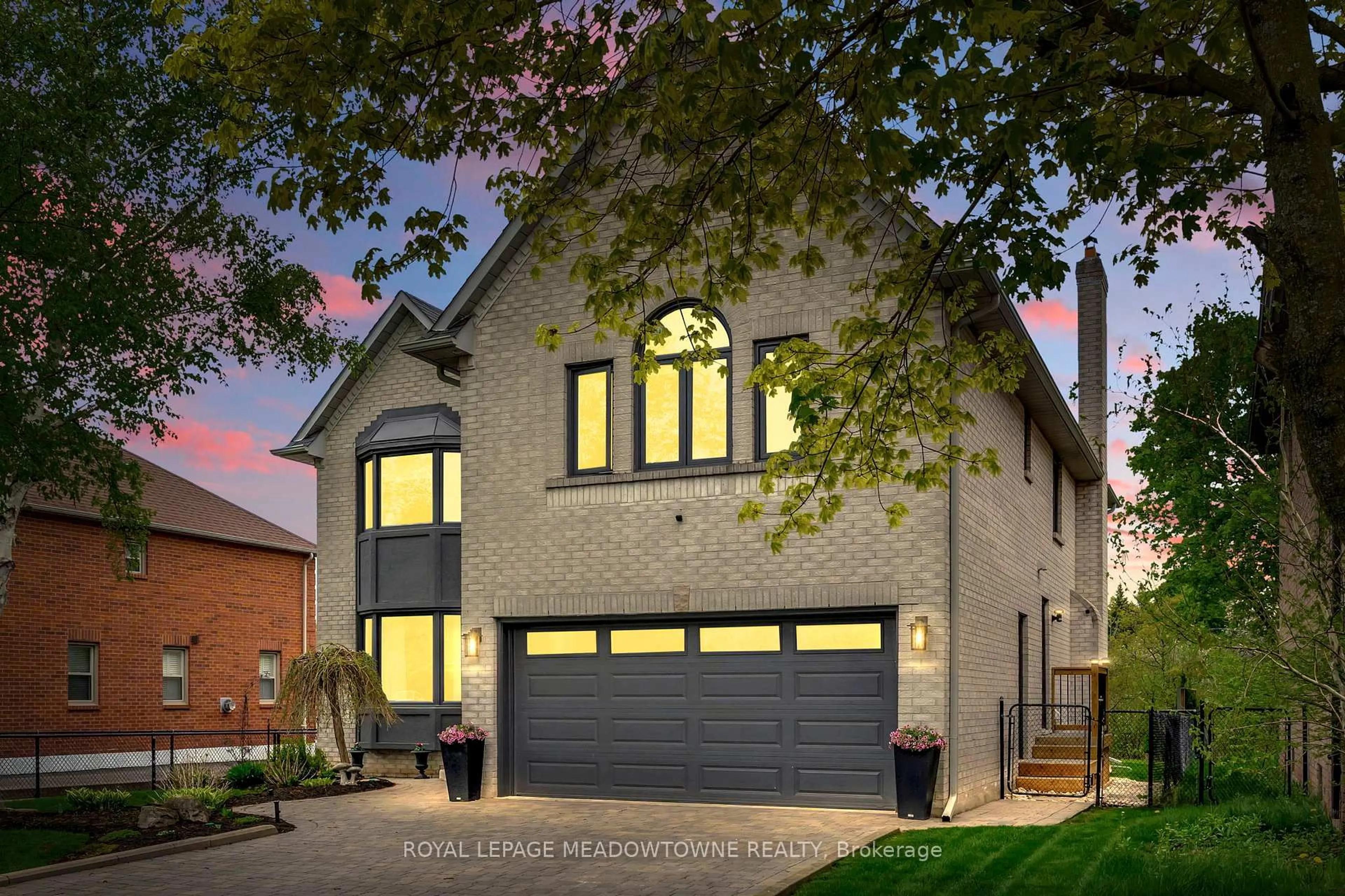 Home with brick exterior material, street for 2008 Peak Pl, Oakville Ontario L6H 5T2