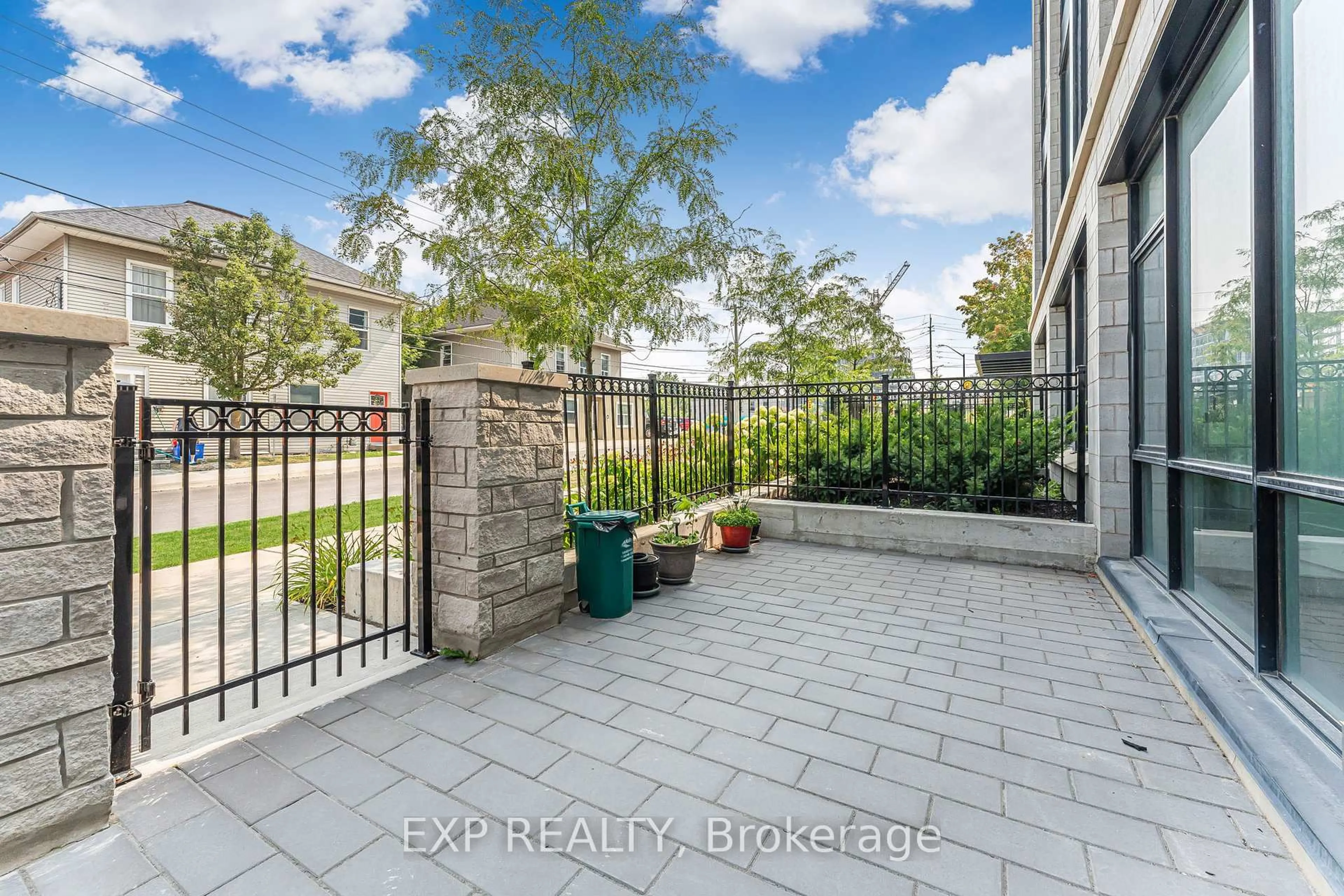 Patio, street for 42 Mill St #105, Halton Hills Ontario L7G 0P9