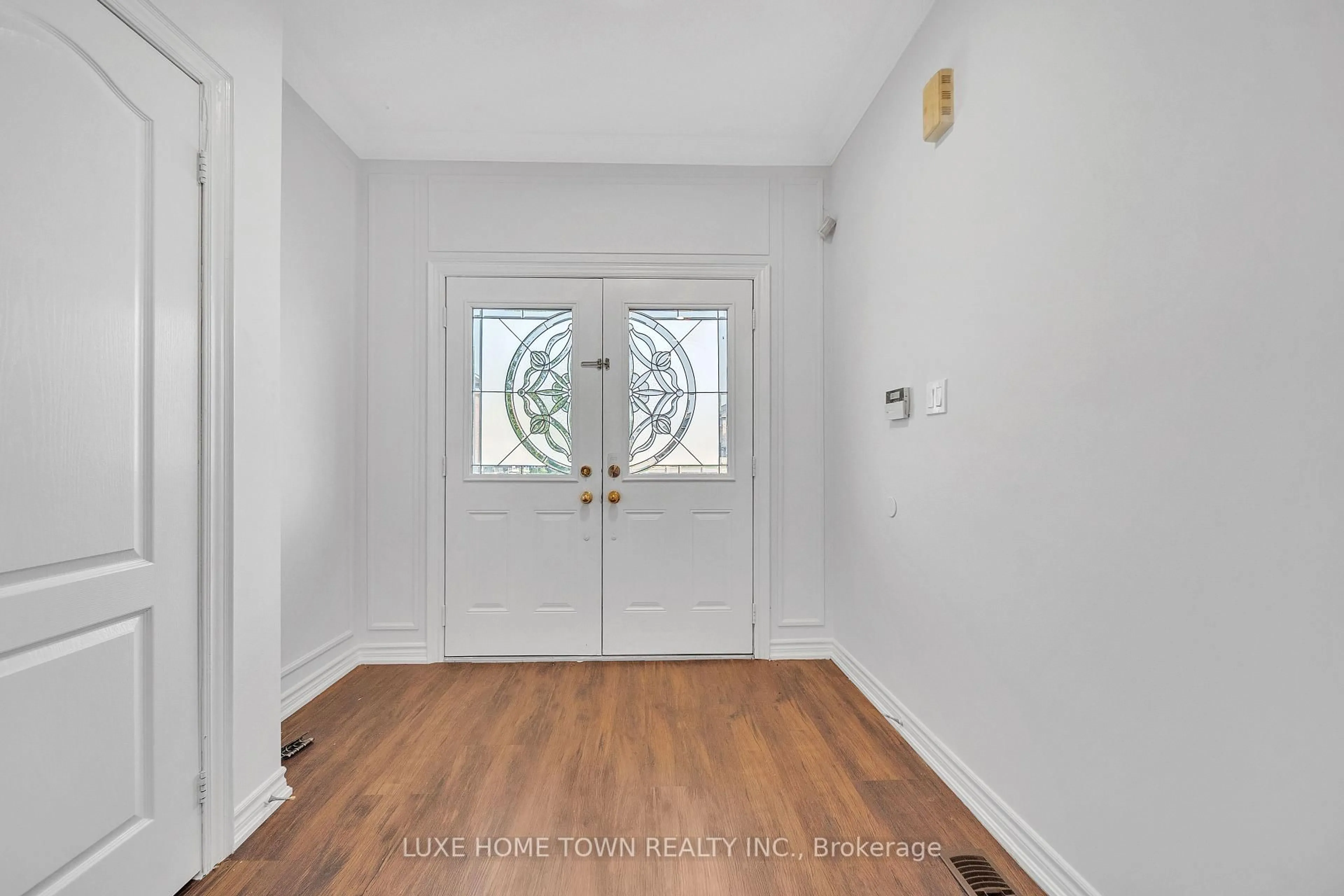 Indoor entryway for 49 Kirkhaven Way, Brampton Ontario L6X 0L8